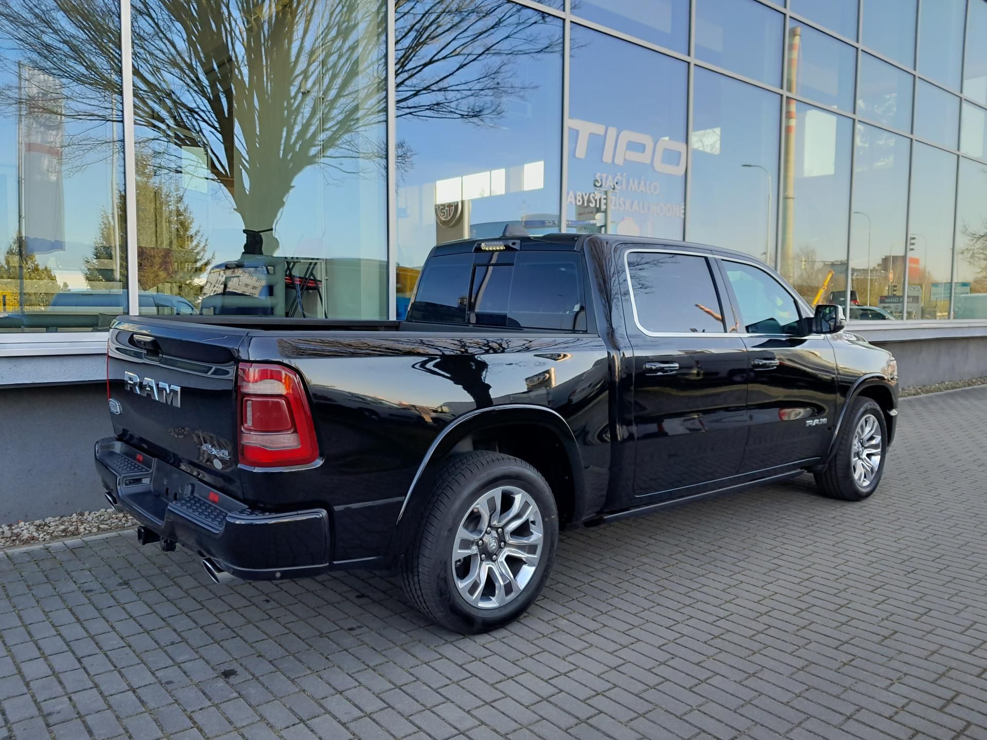 Dodge Ram, 1500, 5.7 V8  Longhorn MY24 - fotka 3