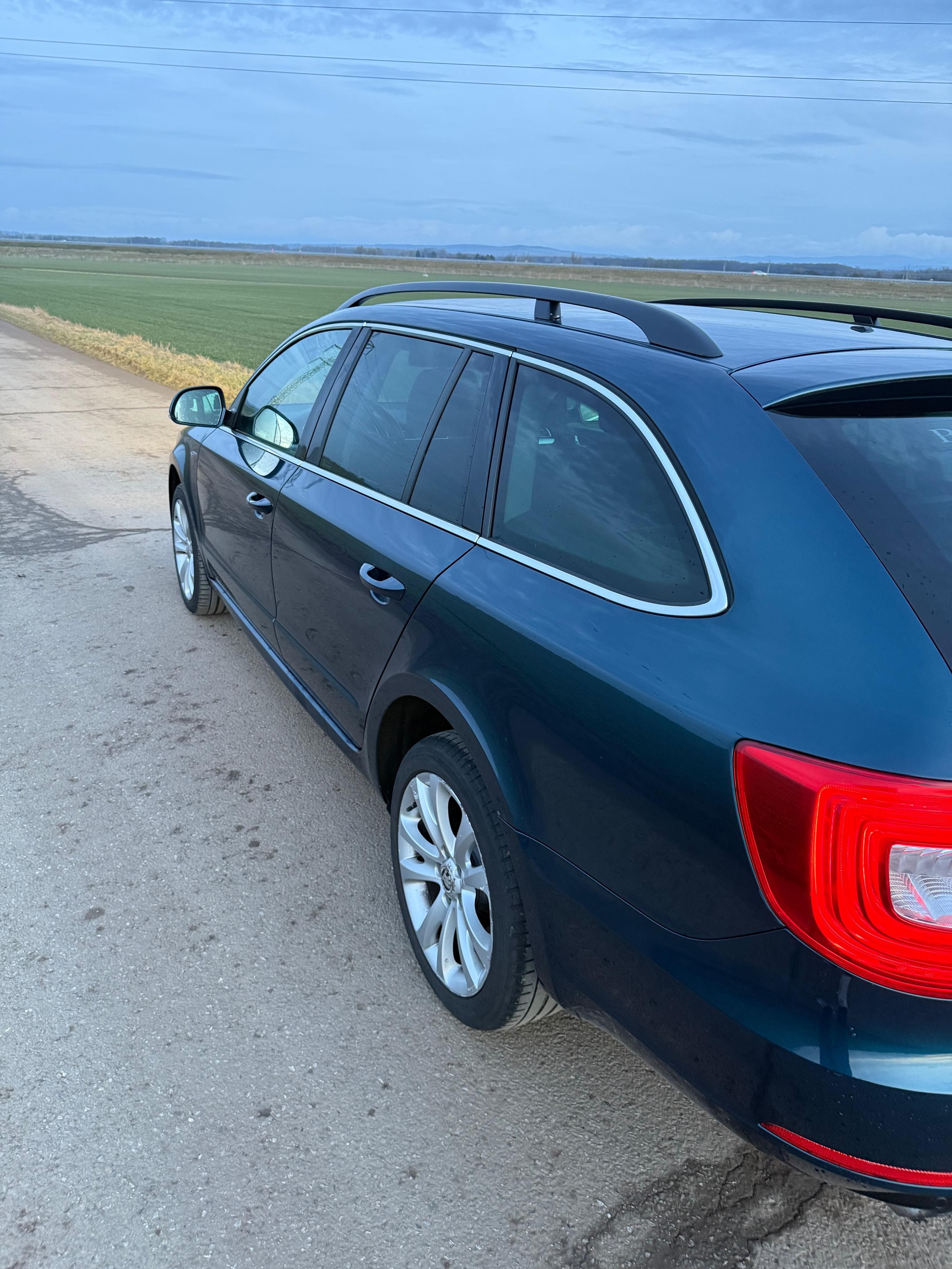 Škoda Superb, Škoda Superb 2.0 TDi,4x4,DSG - fotka 5