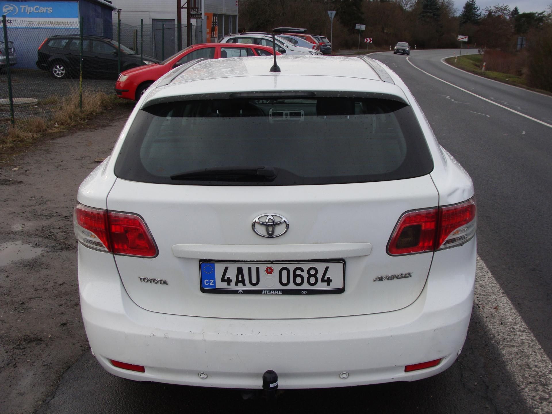 Toyota Avensis, 2.0 D-4D, 93 kW,klima,p.kamera - fotka 4