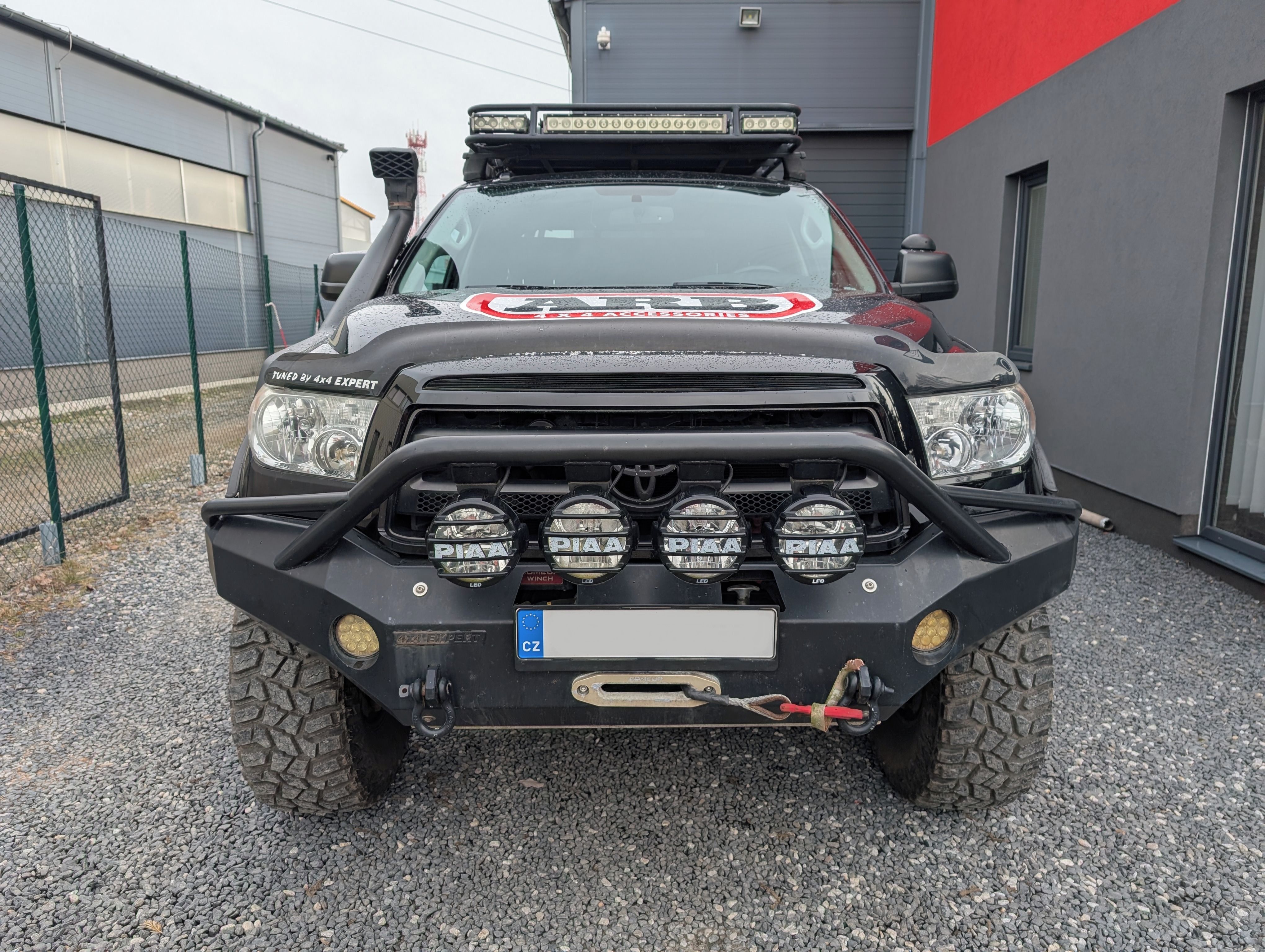 Toyota Tundra, 5.7 V8 TRD paket, offroad - fotka 5