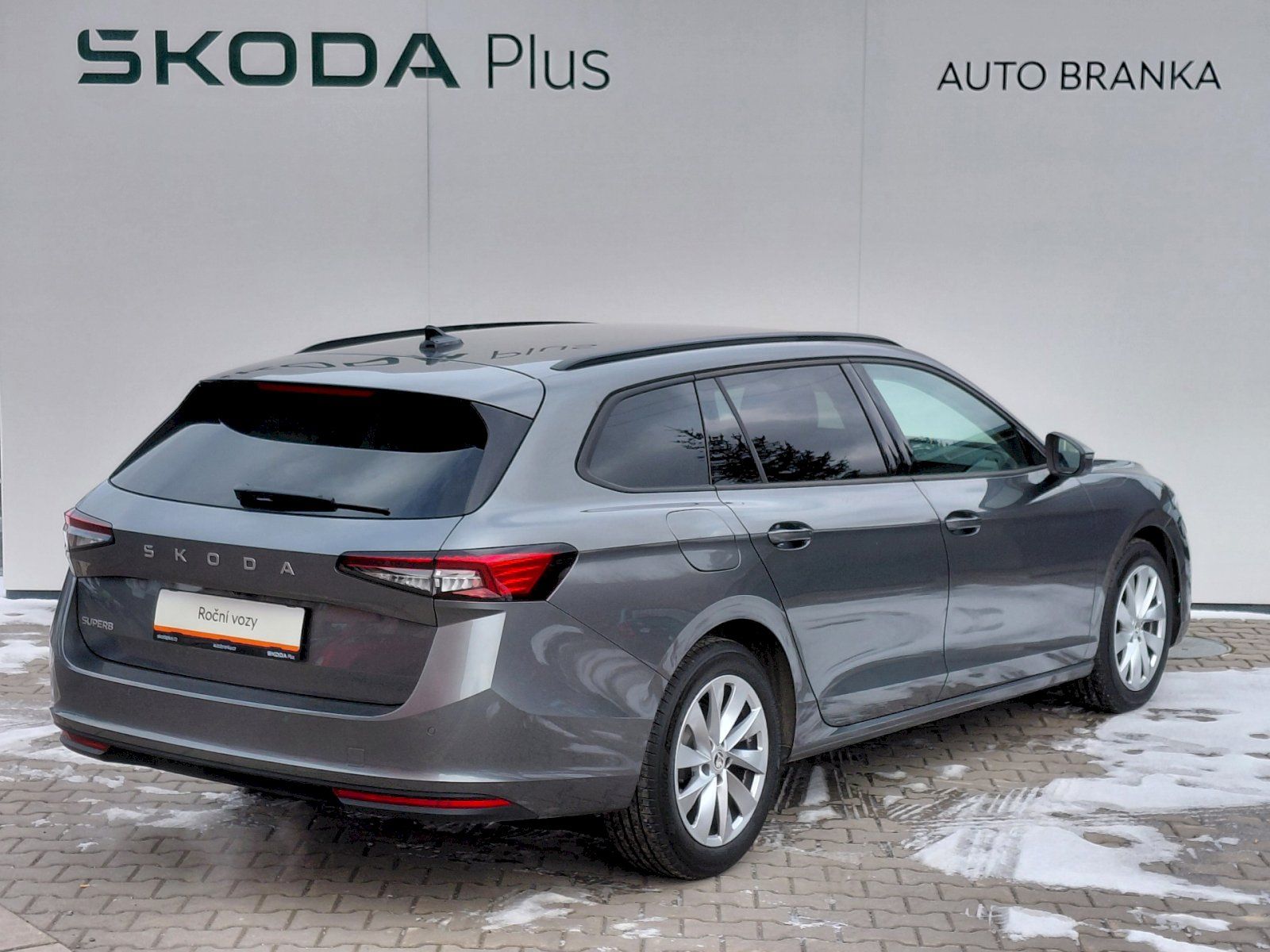 Škoda Superb, kombi 2.0 TDI 110kW DSG SELECT - fotka 2