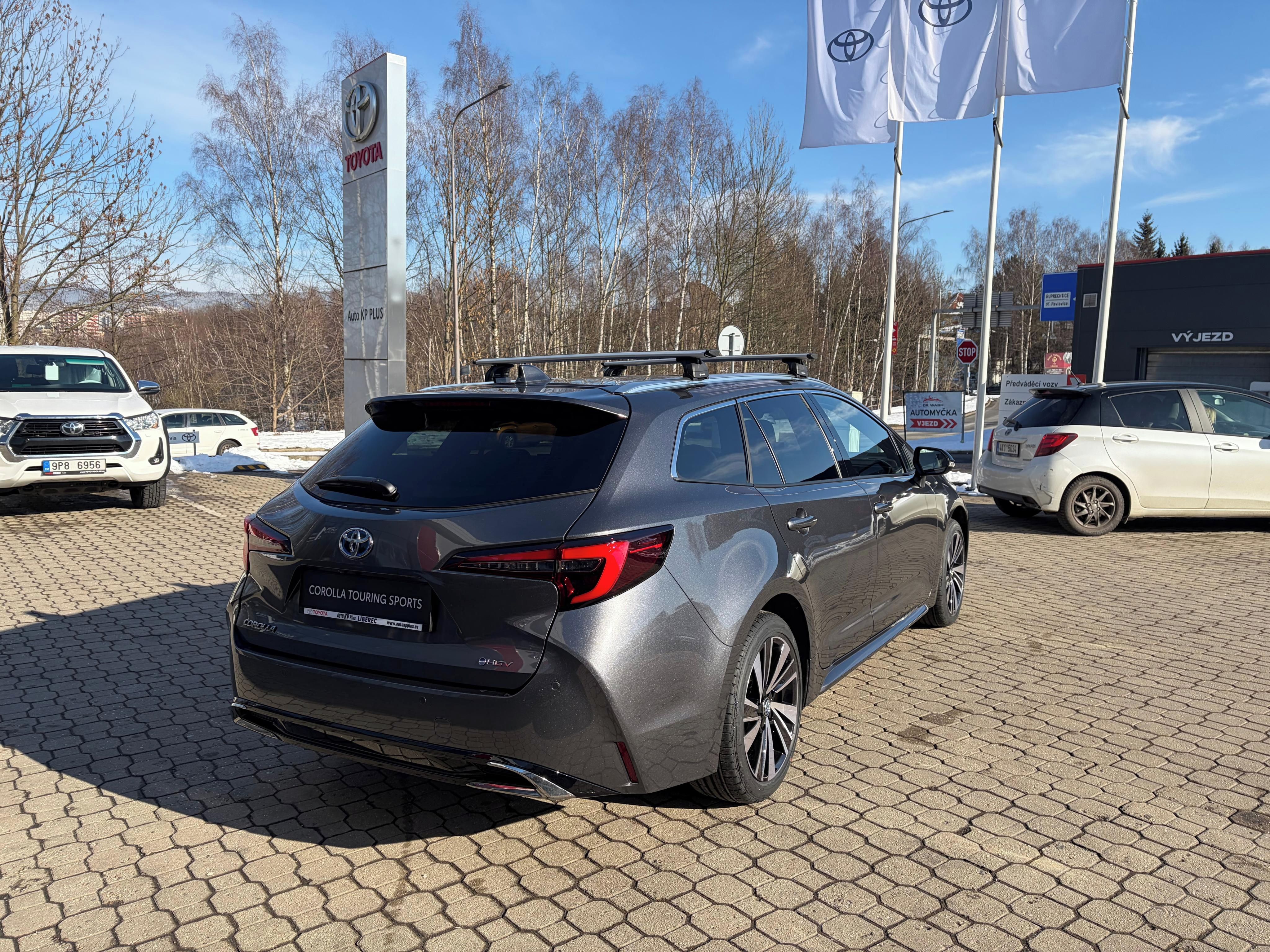 Toyota Corolla, 2,0 HEV 178k TS Style - fotka 4