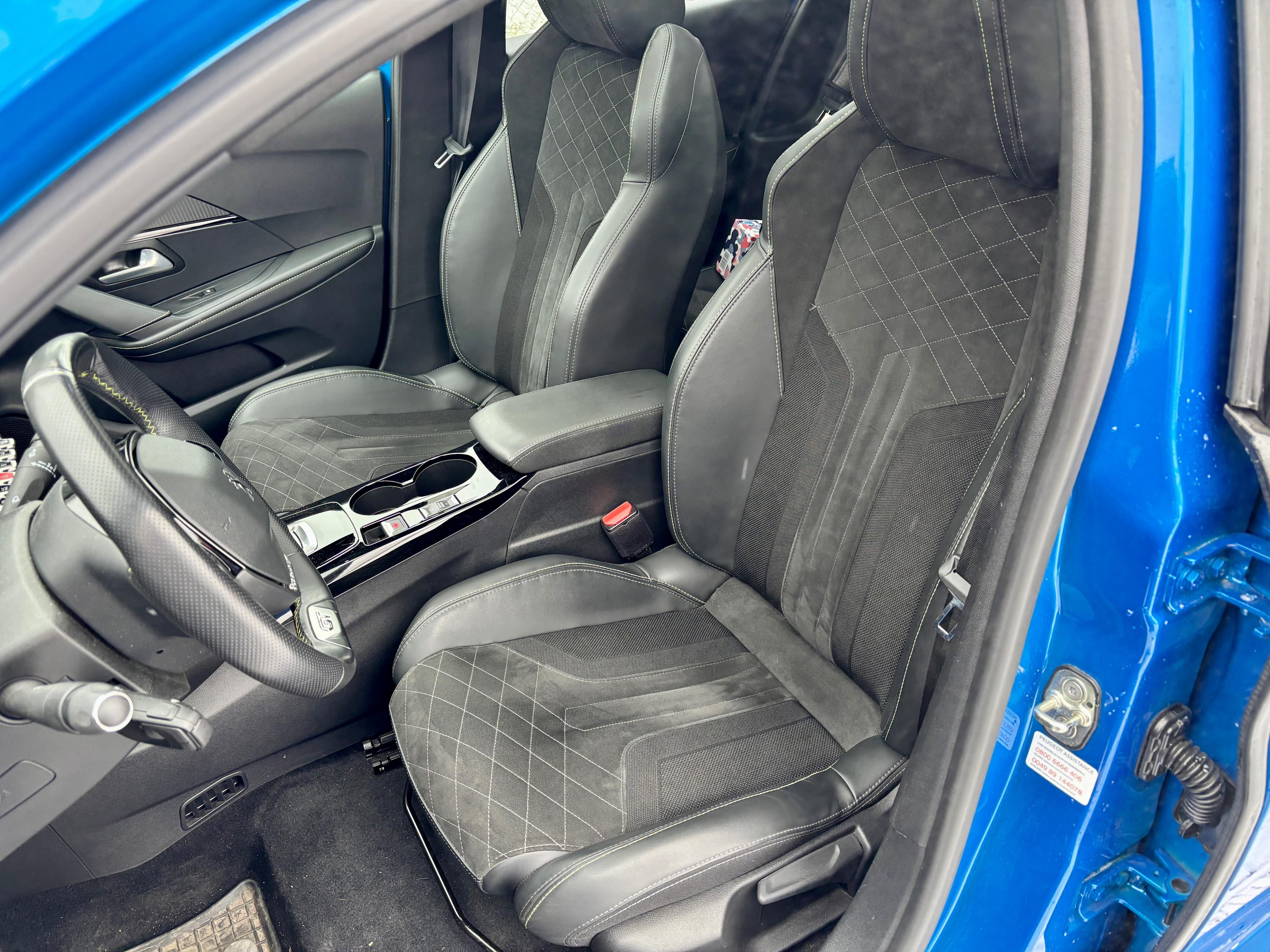 Peugeot 208, Peugeot e-208 GT 100 kw - fotka 5