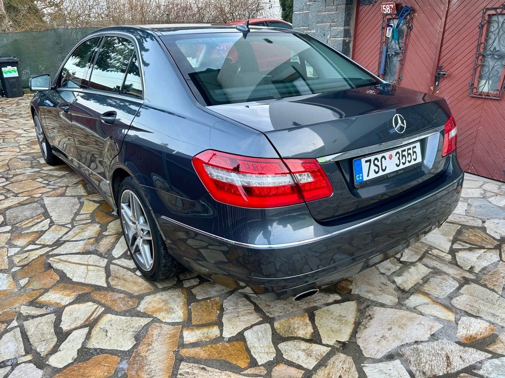 Mercedes-Benz Třídy E, 350CGI 200KW 4 MATIC AVANTGARD - fotka 6