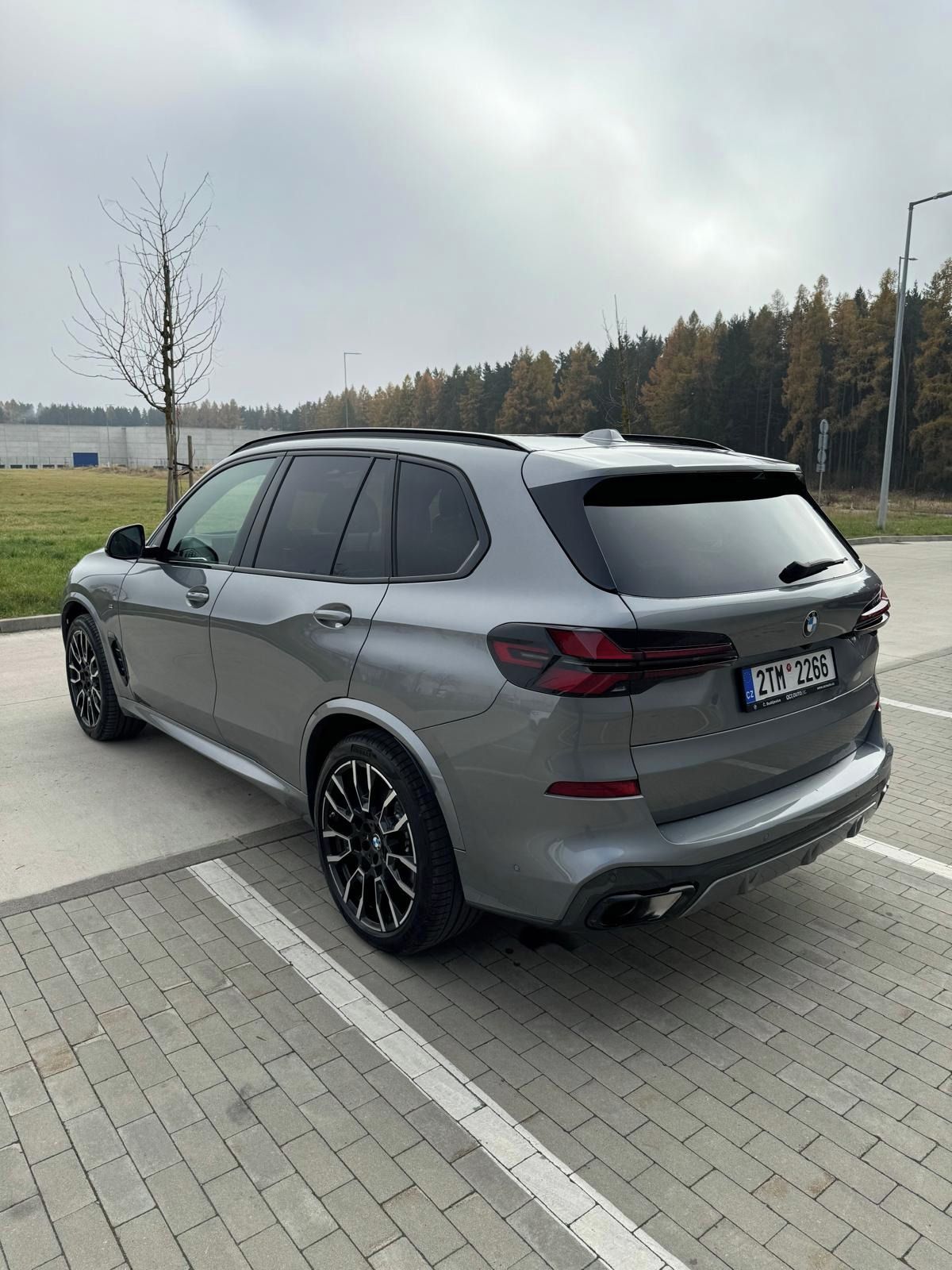 BMW X5, xDrive40d,  2x sada diskov - fotka 5