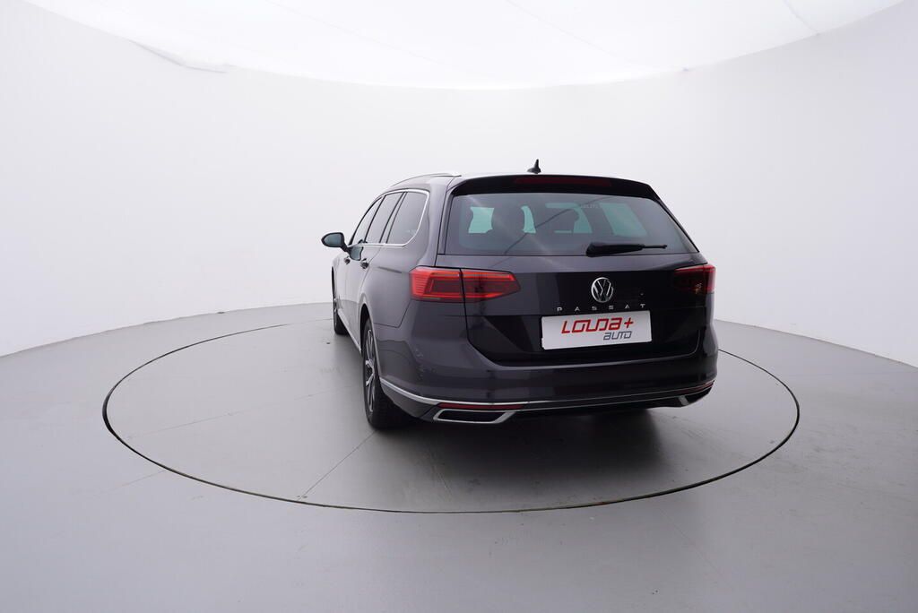 Volkswagen Passat Variant, Elegance 2.0 TDI 110 kW - fotka 4