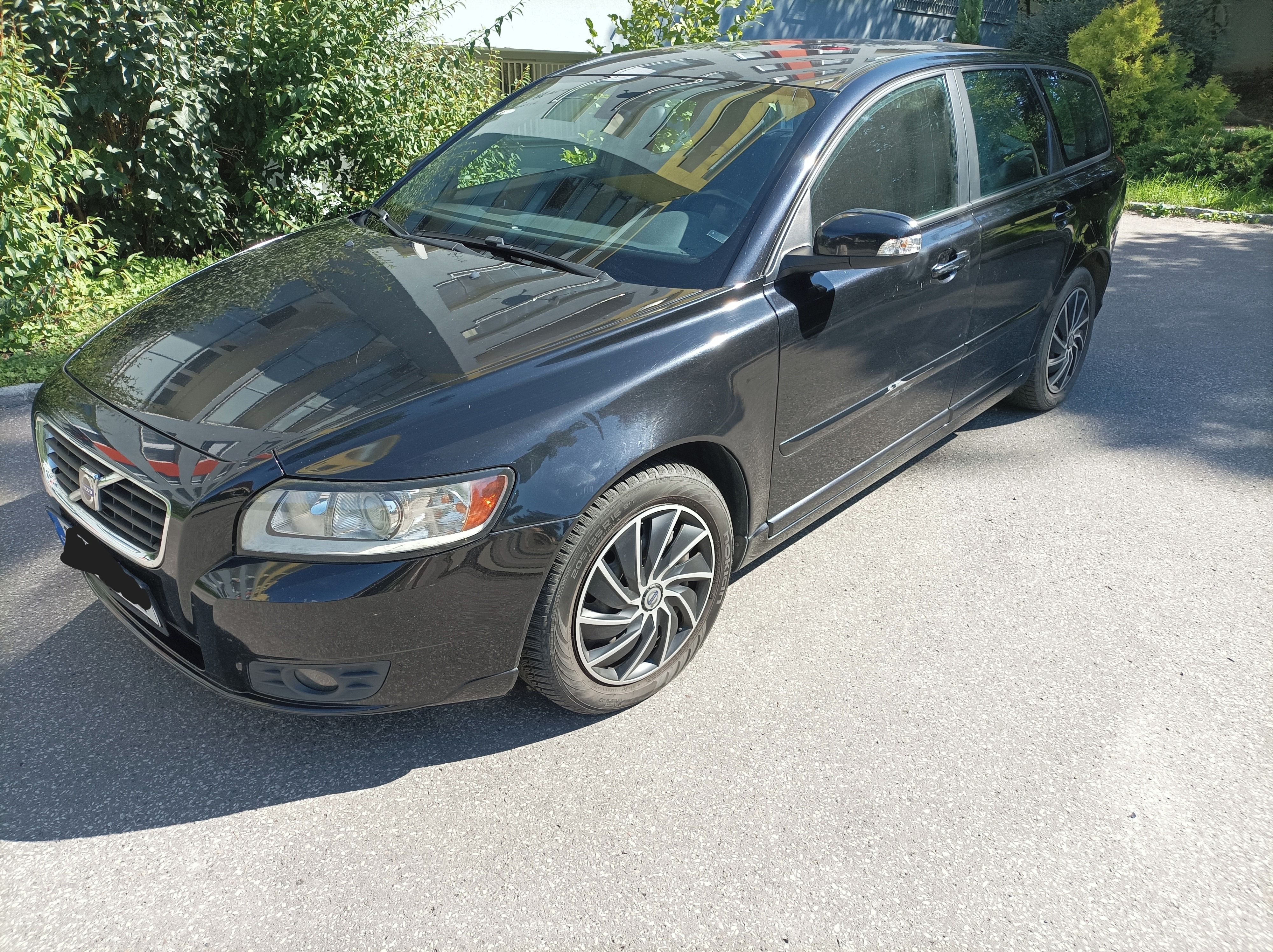 Volvo V50, 1,9 D - 150 000 km - fotka 2