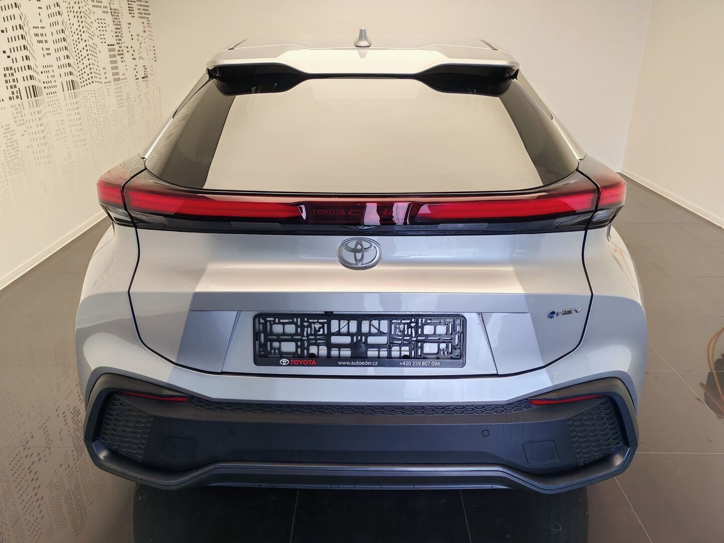 Toyota C-HR, 2.0 Hybrid E-CVT Style - fotka 5