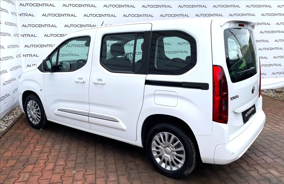 Toyota Proace City Verso, 1,2 i,81kW,STK 2/28 - fotka 6