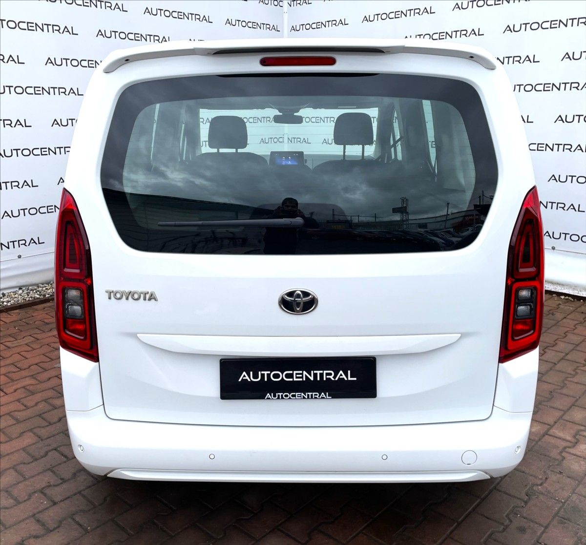 Toyota Proace City Verso, 1,2 i,81kW,STK 2/28 - fotka 5
