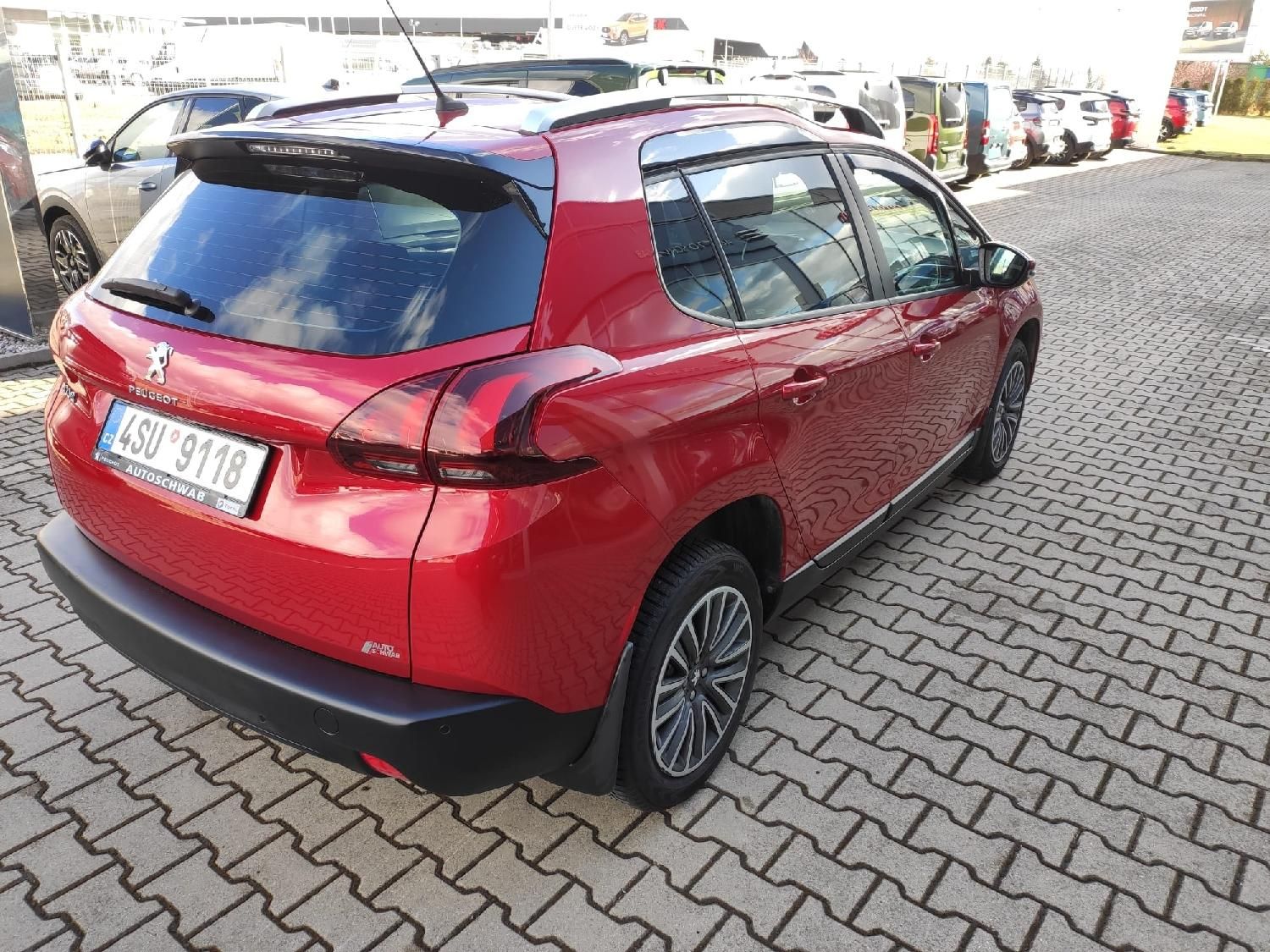 Peugeot 2008, ACTIVE 1.2 110k MAN6 1.majitel - fotka 4