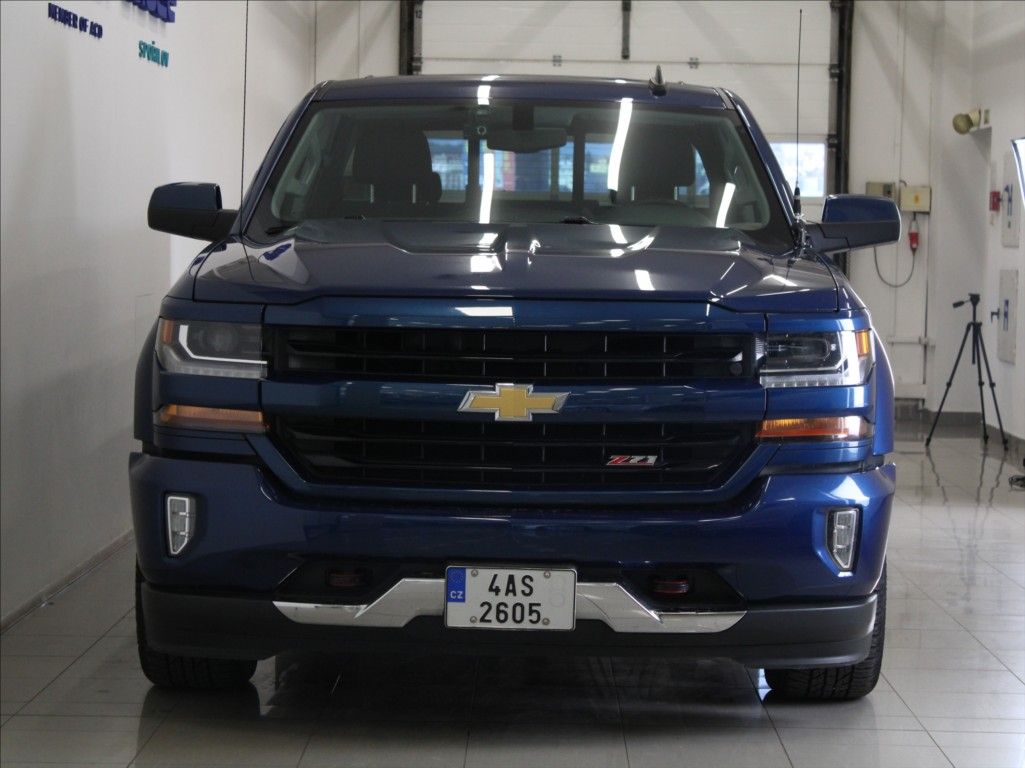 Chevrolet Silverado, 5,3 V8 264kW AWD Kam Tažné - fotka 2