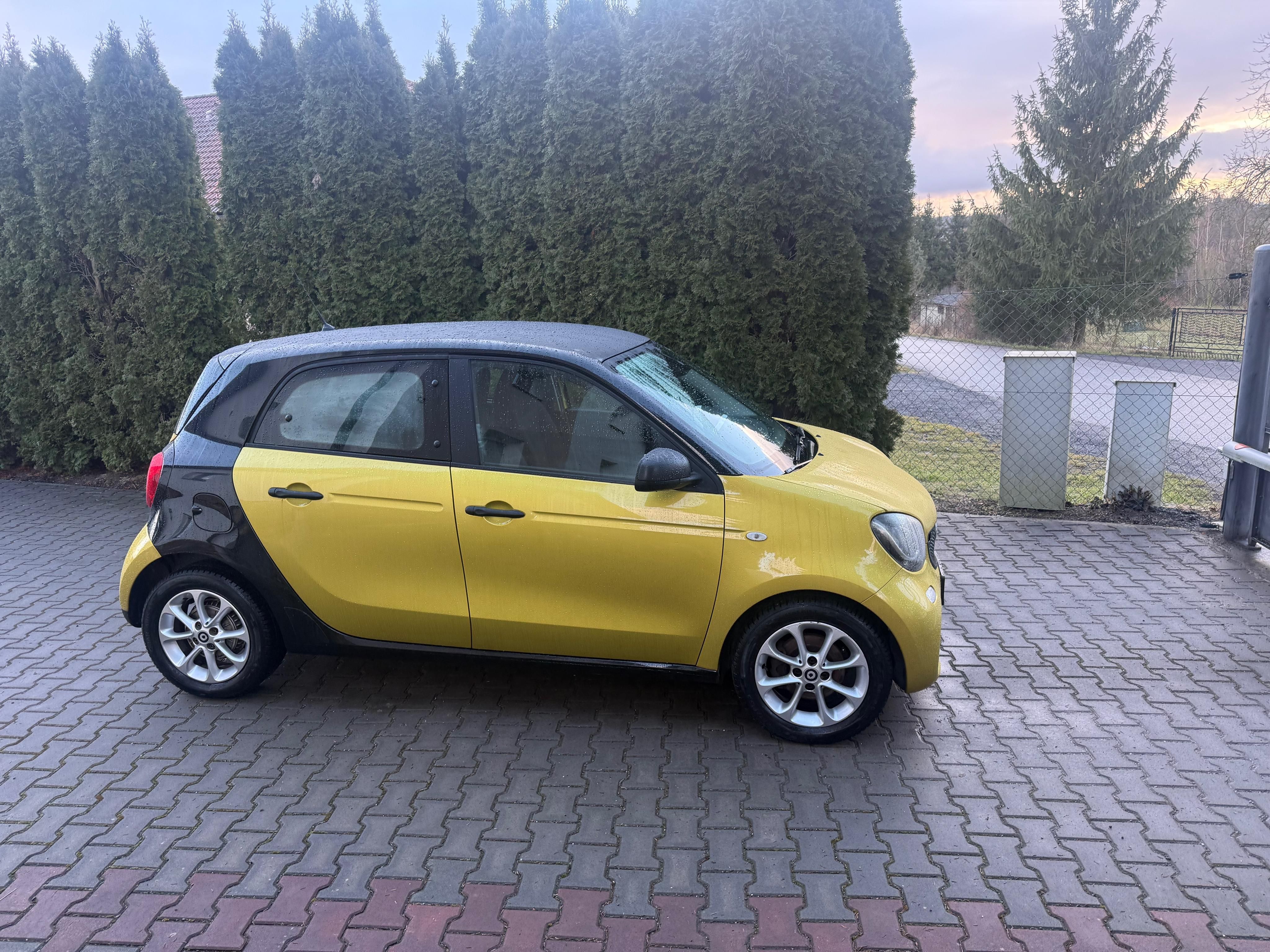 Smart Forfour, 1,0i /52 kw Nová STK klima - fotka 2