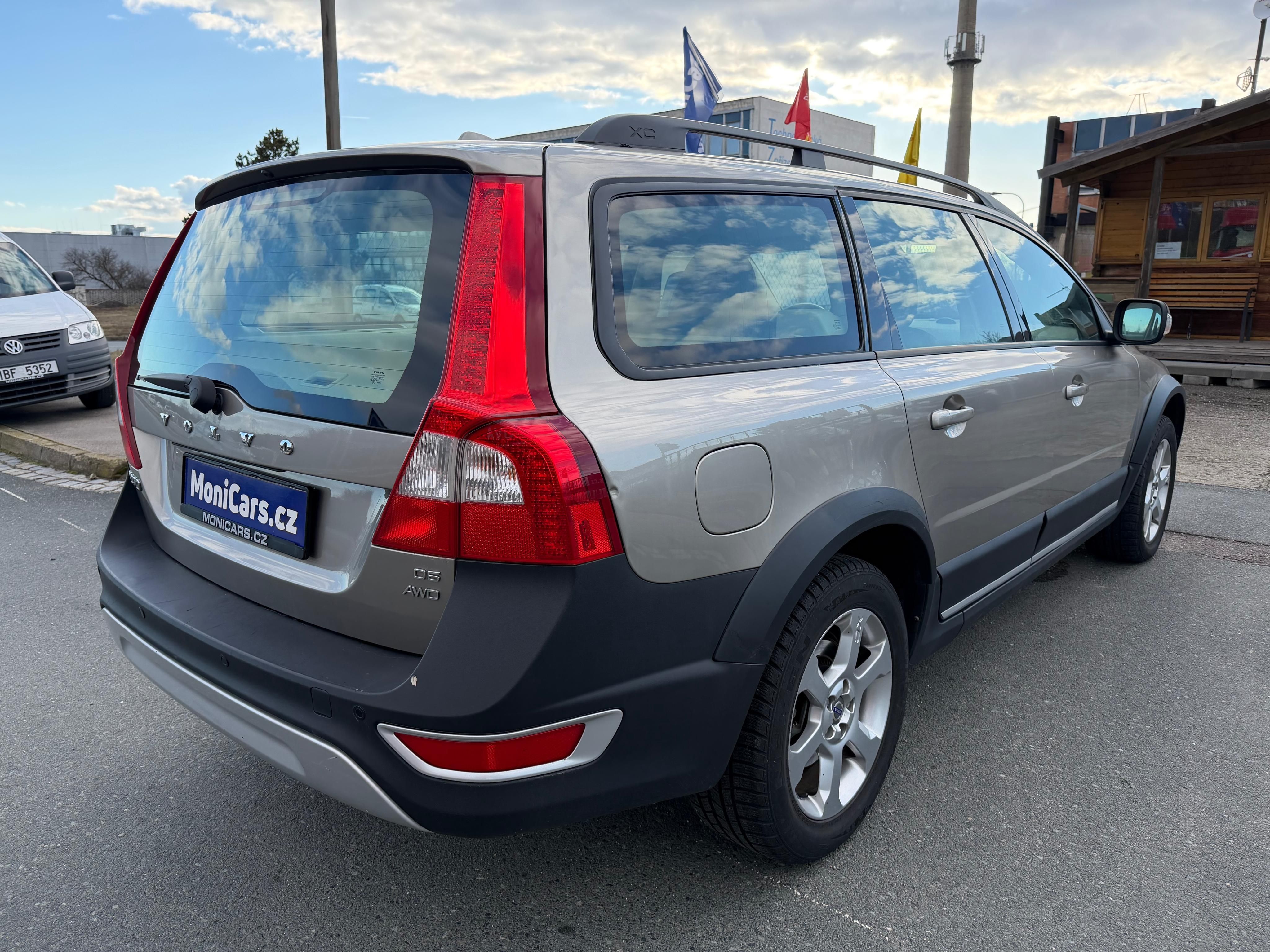 Volvo XC70, 2.4 D5 136kW 4X4 - fotka 5