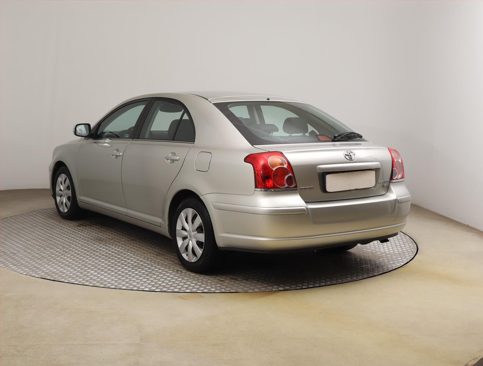 Toyota Avensis, 2.0 D-4D, Klima - fotka 4
