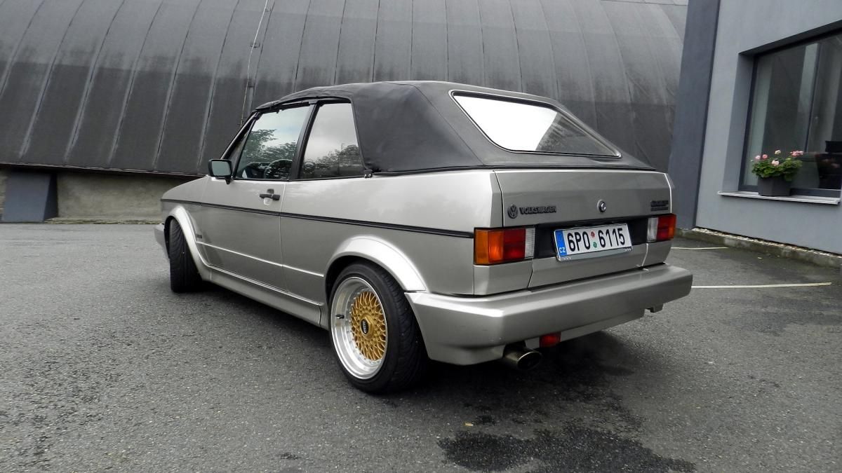 Volkswagen Golf, MK1 cabrio 1.8i 70 kW KARMANN - fotka 4