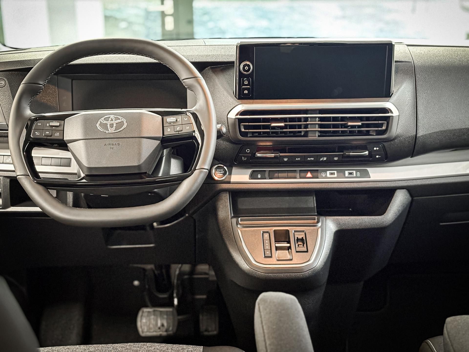 Toyota Proace Verso, 2.0D 6MT Family 8S - fotka 5