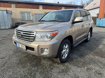 LC 200 V8 4,5 ČR, jen 61tkm
