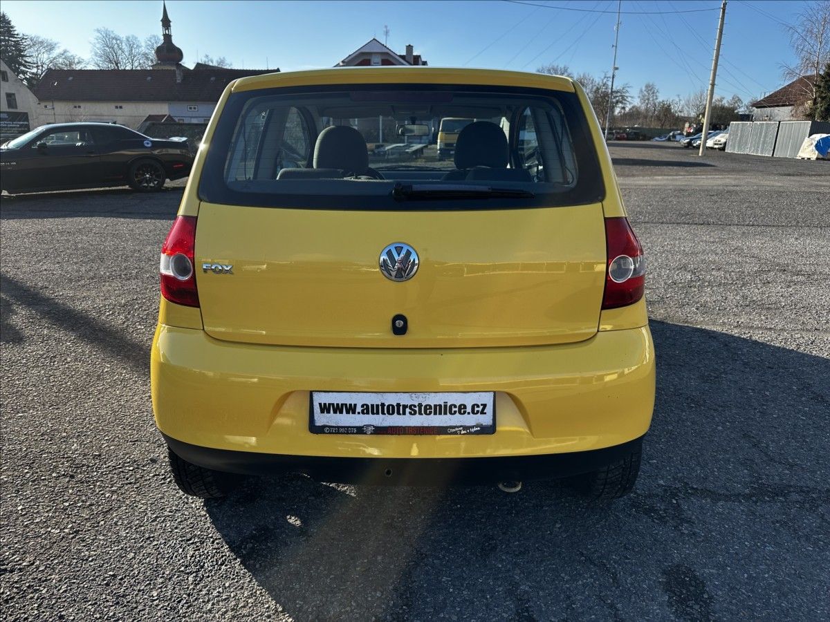 Volkswagen Fox, 1,2 i-MÁLO KM-PO SERVISE - fotka 4