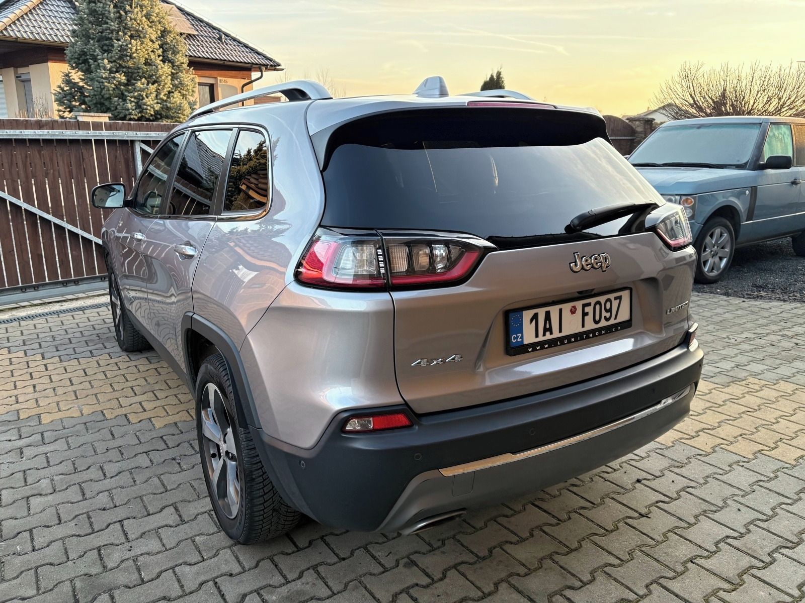 Jeep Cherokee, 2.2 M-Jet 143kW Limited 4x4 AT - fotka 5