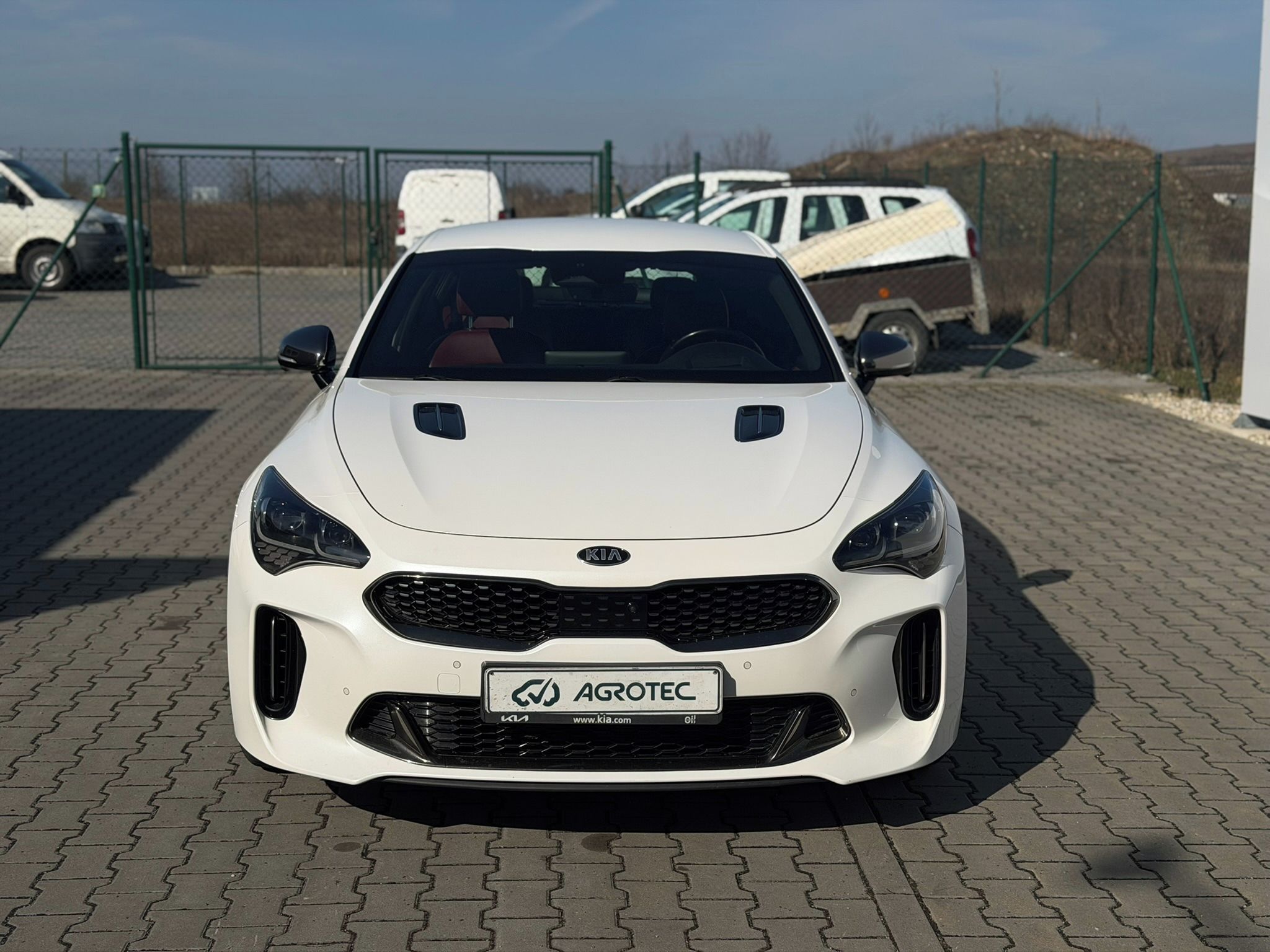 Kia Stinger, 3.3 V6 T-GDI 269 kW GT 4x4 - fotka 2
