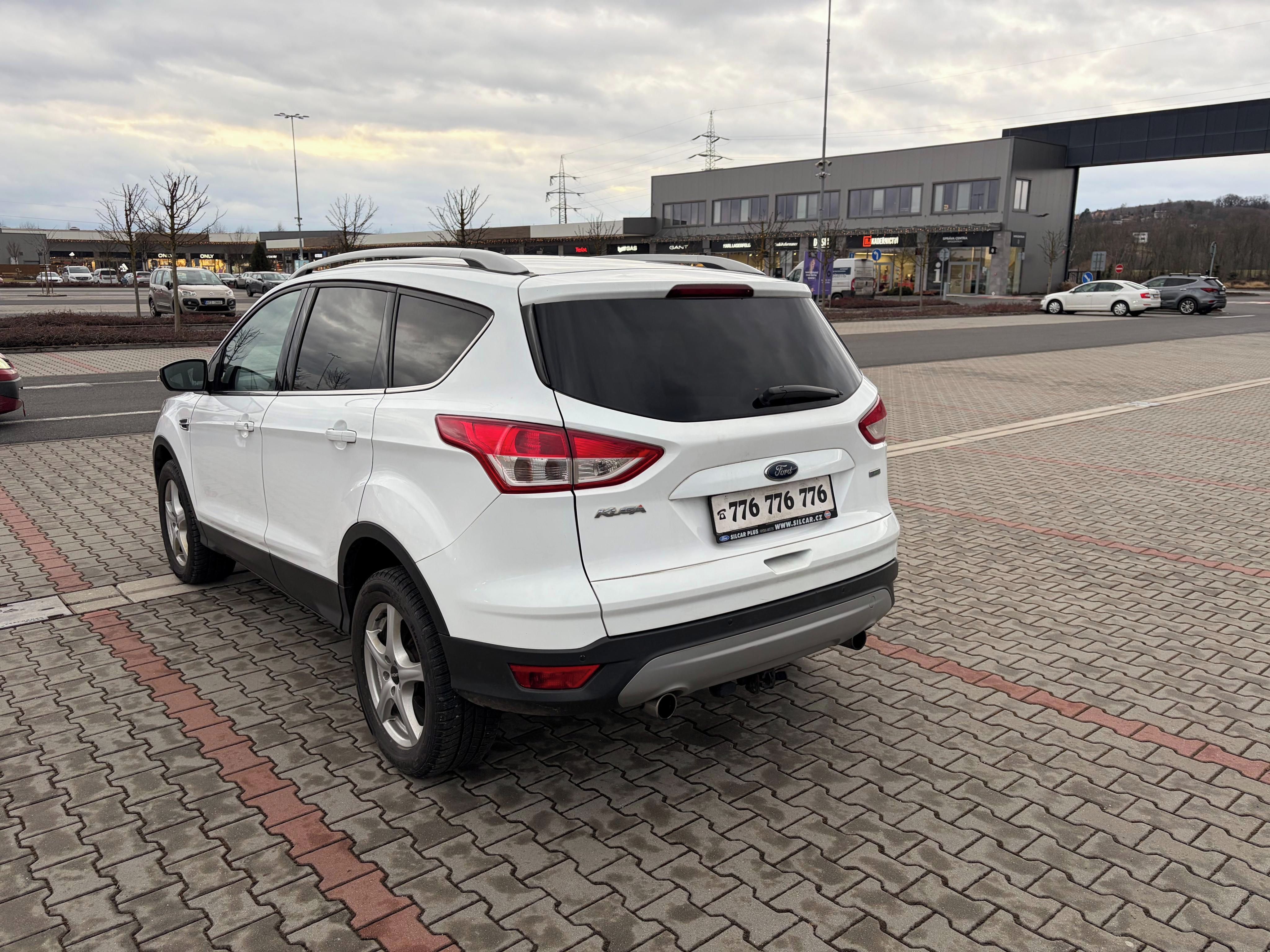 Ford Kuga, 1.5i 110kw 1. maj. koup. ČR TZ - fotka 5