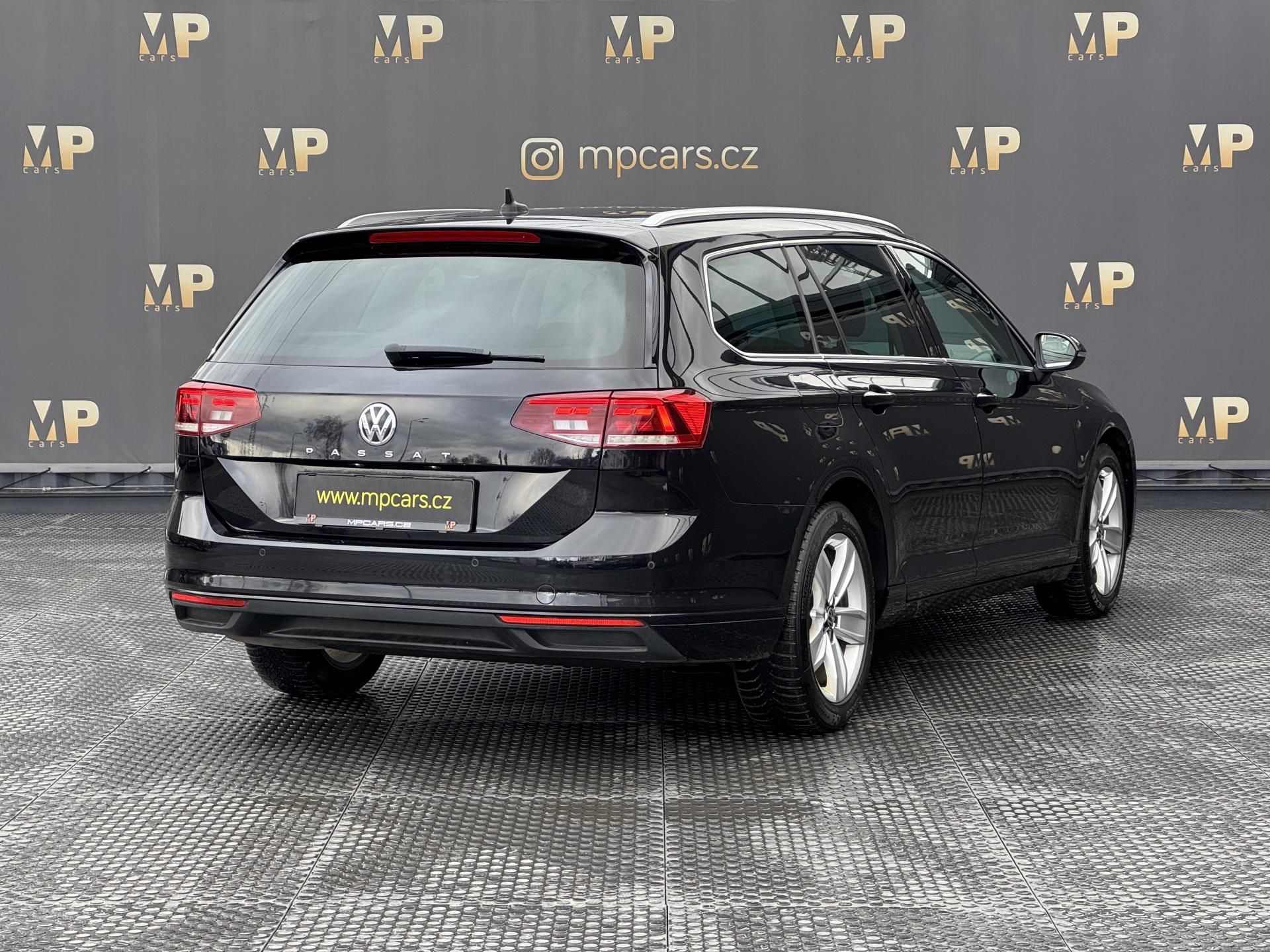Volkswagen Passat, 2.0TDi 140kW DSG Business, ACC - fotka 6