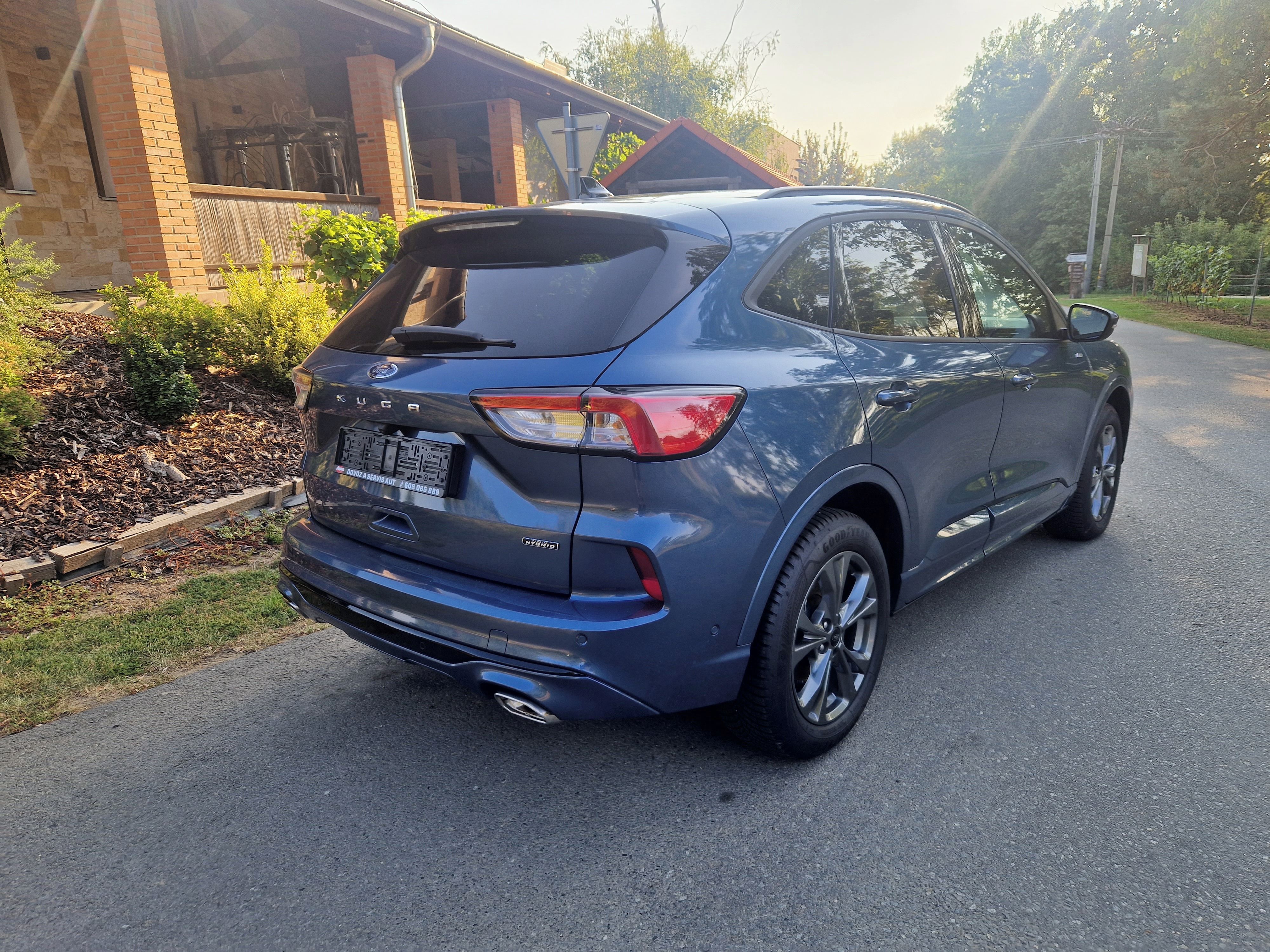 Ford Kuga, ST Line - benzin,plugin hybrid - fotka 3