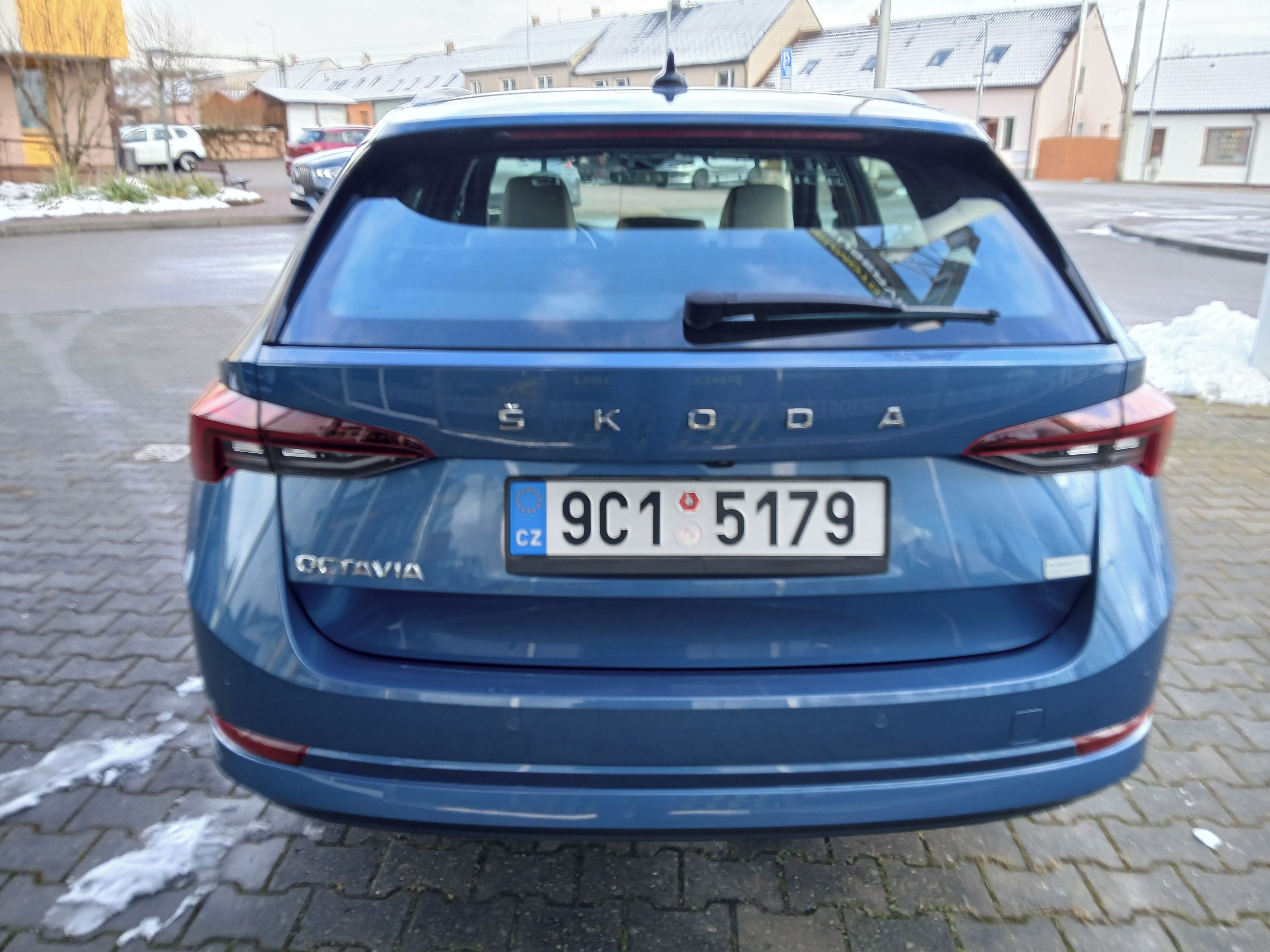Škoda Octavia, 2.0TDI STYLE PLUS, 110kW, DSG - fotka 4