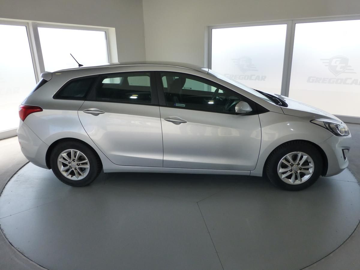Hyundai i30, 1,6CRDI*ALU*KLIMA*VYHŘ.SED** - fotka 4