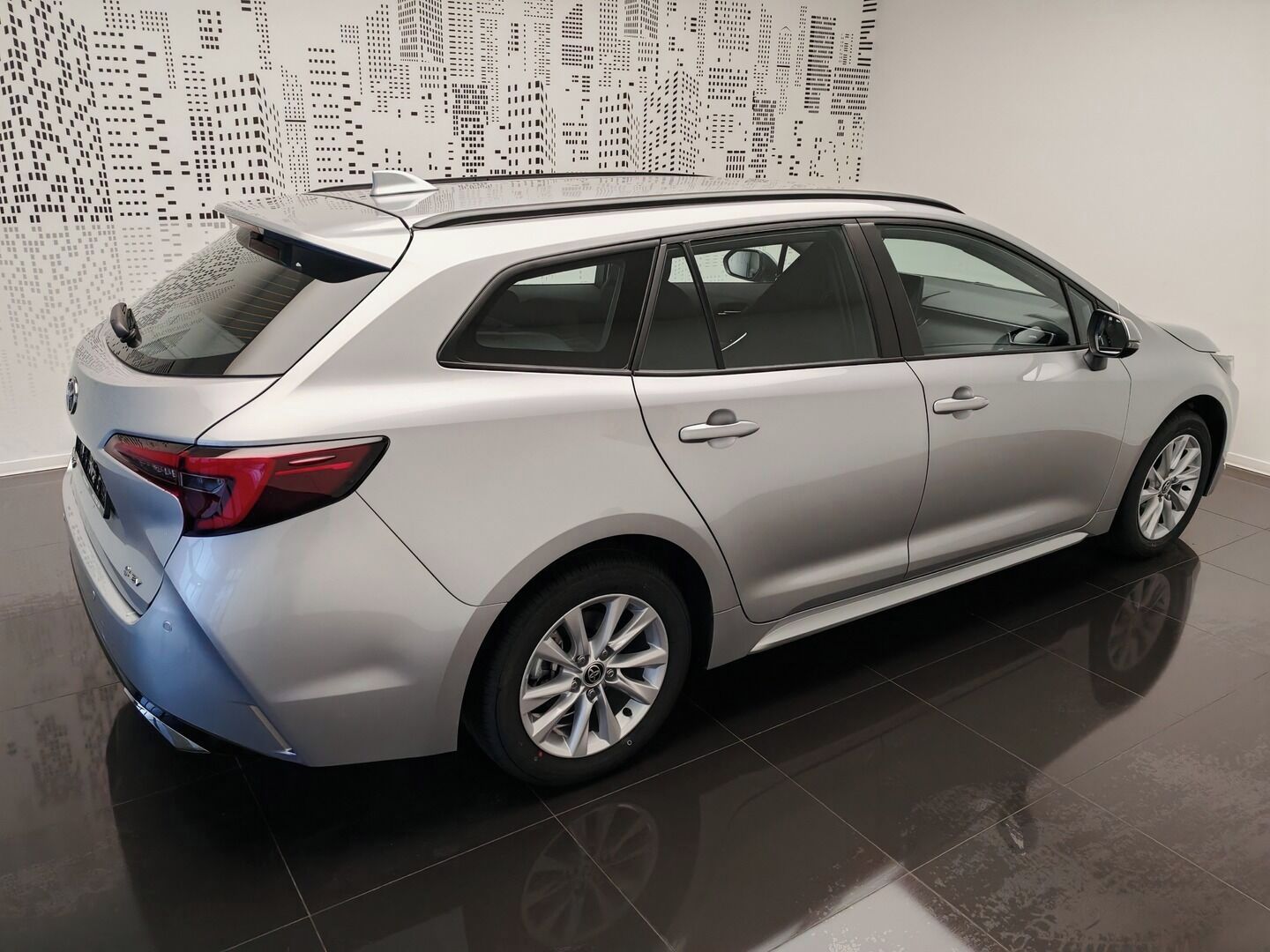 Toyota Corolla, 1.8 Hybrid e-CVT Comfort - fotka 4