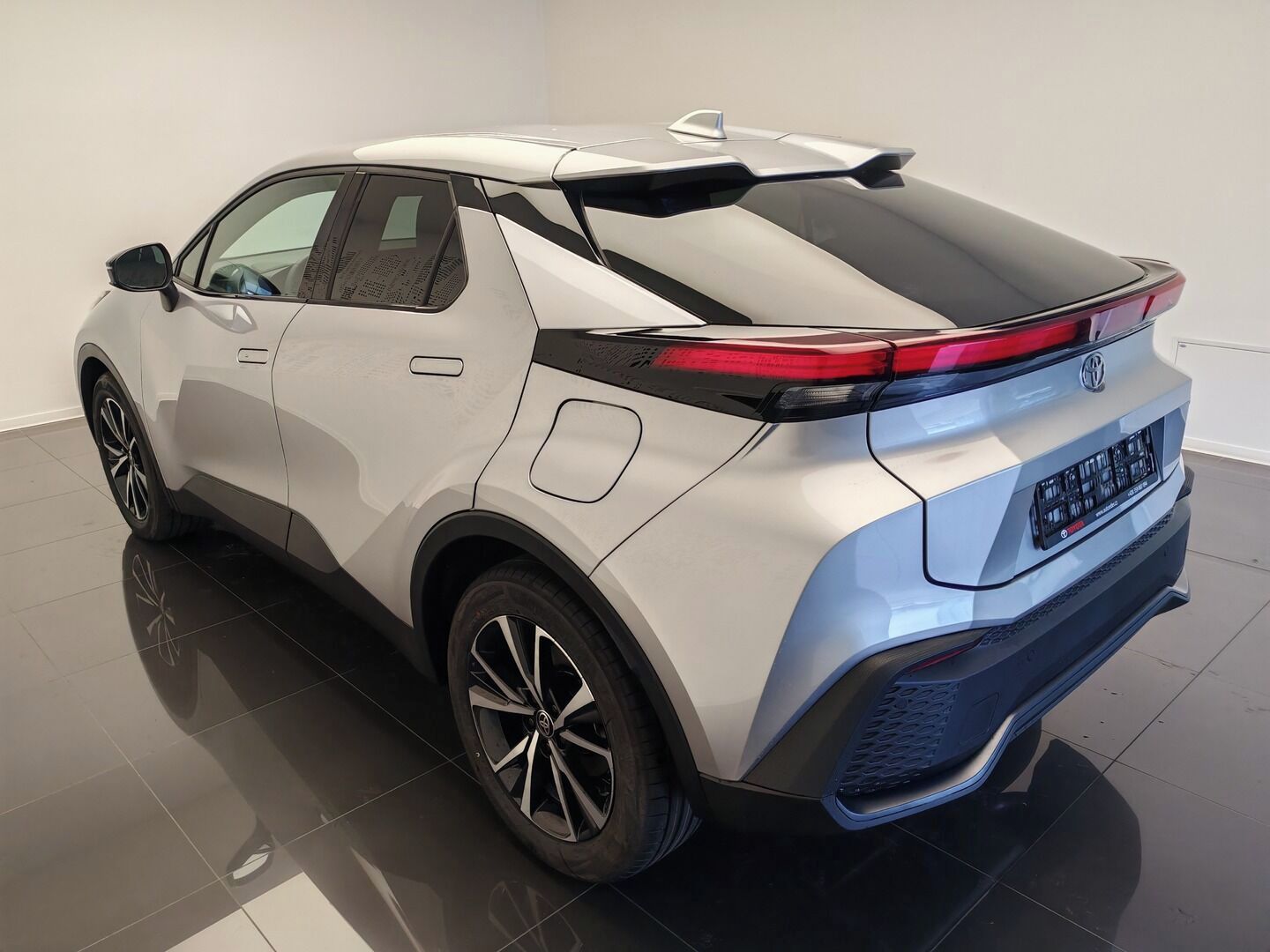 Toyota C-HR, 2.0 Hybrid E-CVT Style - fotka 6