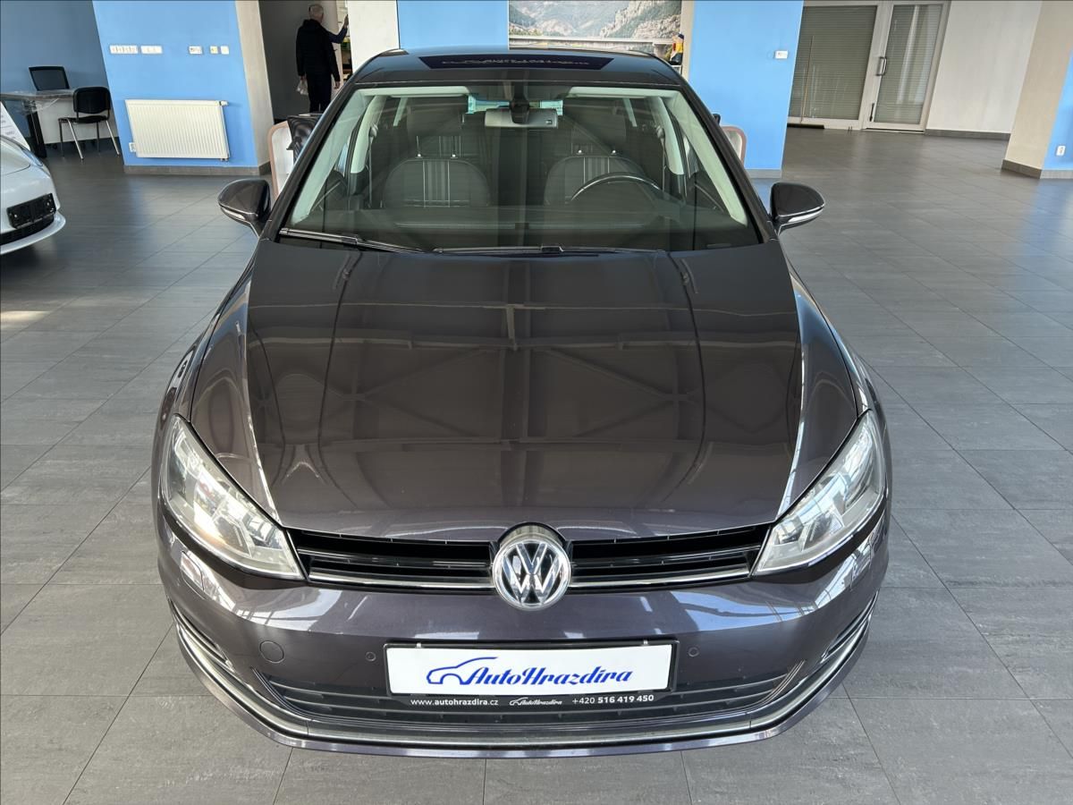 Volkswagen Golf, 1,2   TSI,LOUNGE,SERVISKA,2.MA - fotka 2