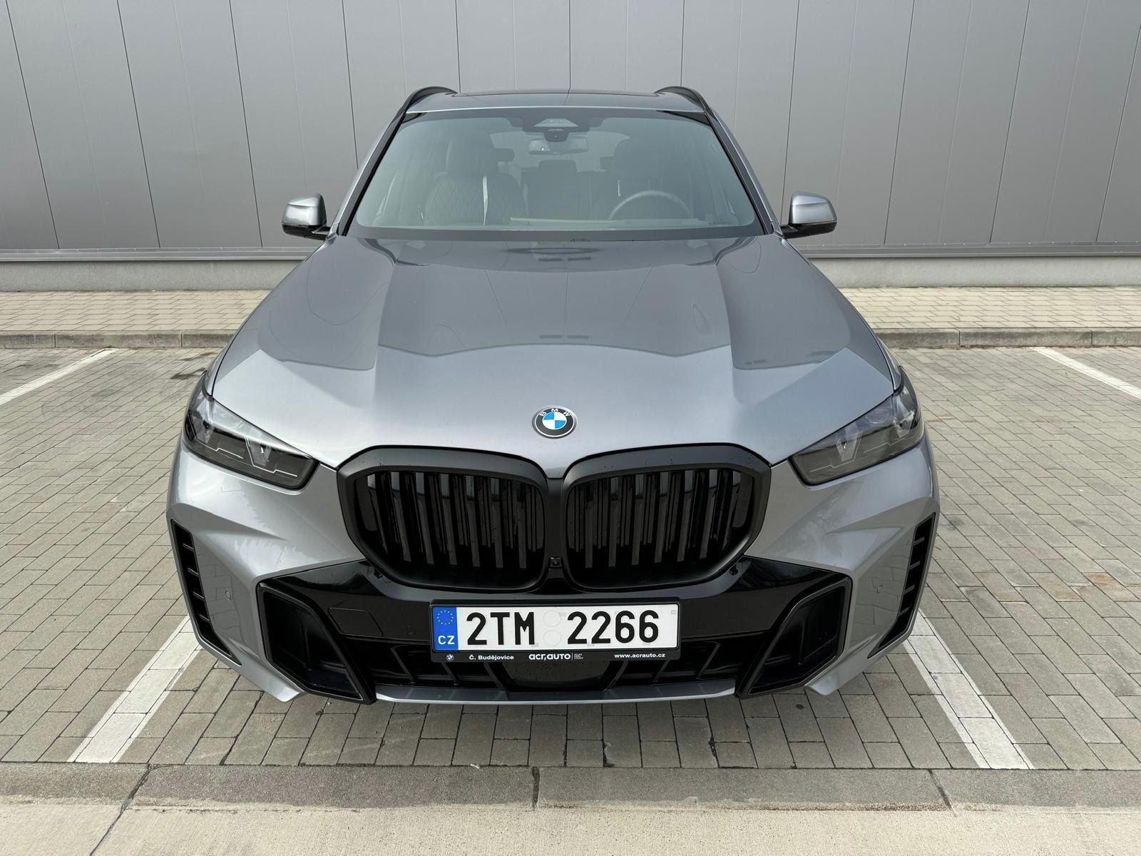 BMW X5, xDrive40d, 2x sada diskov