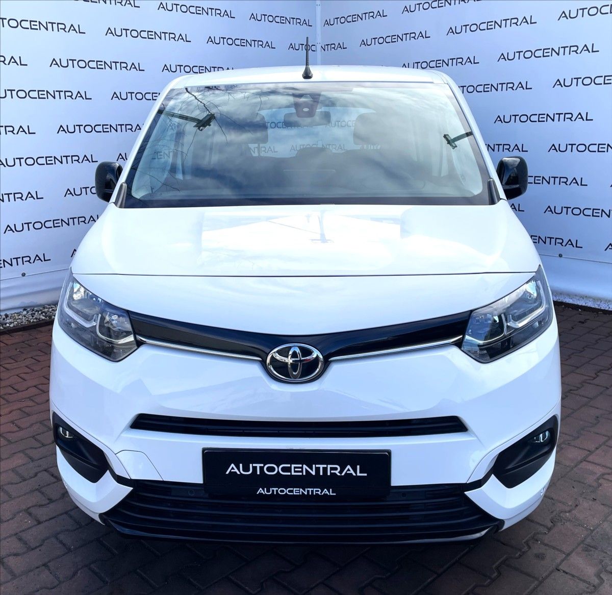 Toyota Proace City Verso, 1,2 i,81kW,STK 2/28 - fotka 2