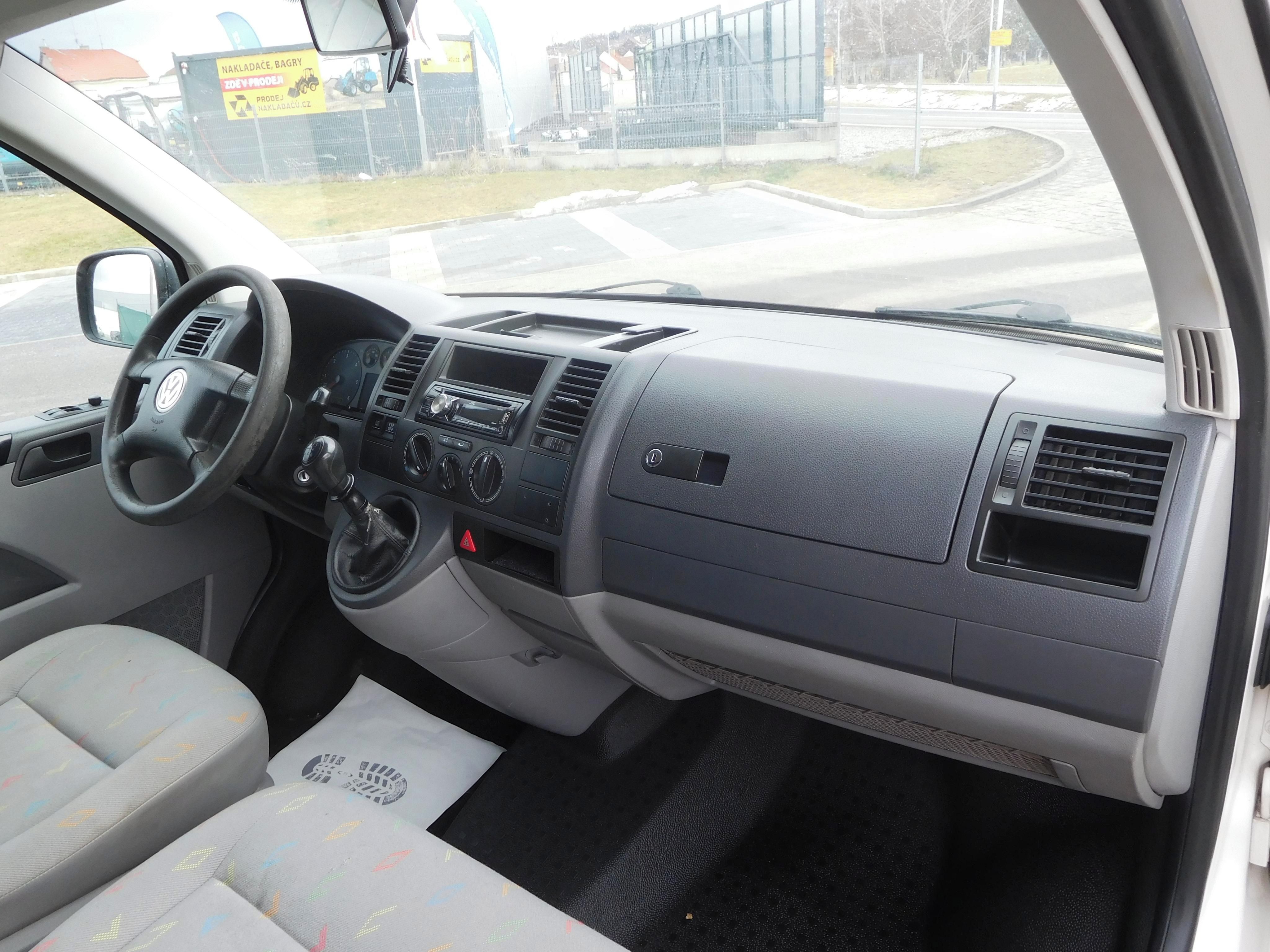 Volkswagen Transporter, T5 2.5 TDi 4Motion, 96 kW, 4X4 - fotka 5