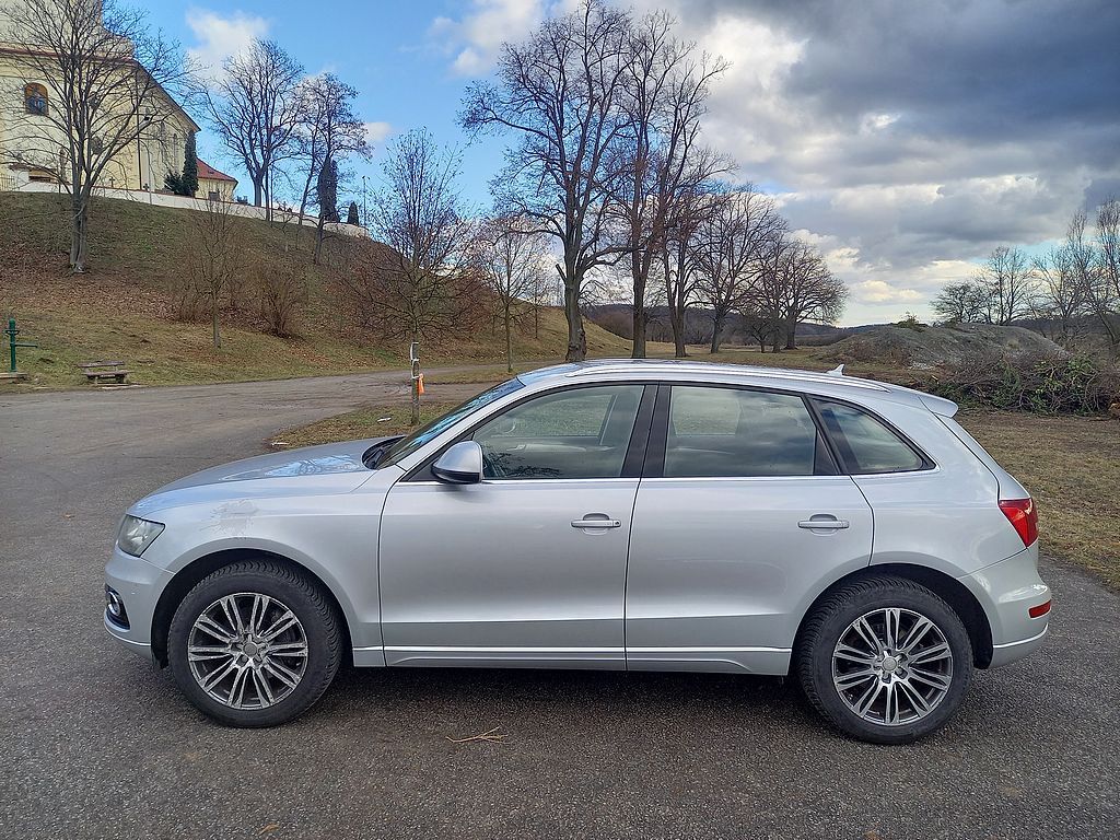 Audi Q5, 3,0Tdi 4x4+Automat+klima+Alu - fotka 5