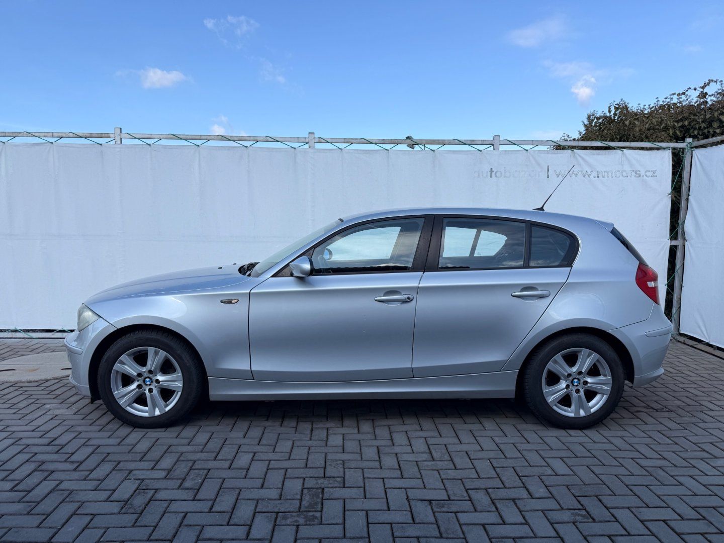 BMW Řada 1, 2.0 125kW*STK 02/28*AC*SENZORY - fotka 3