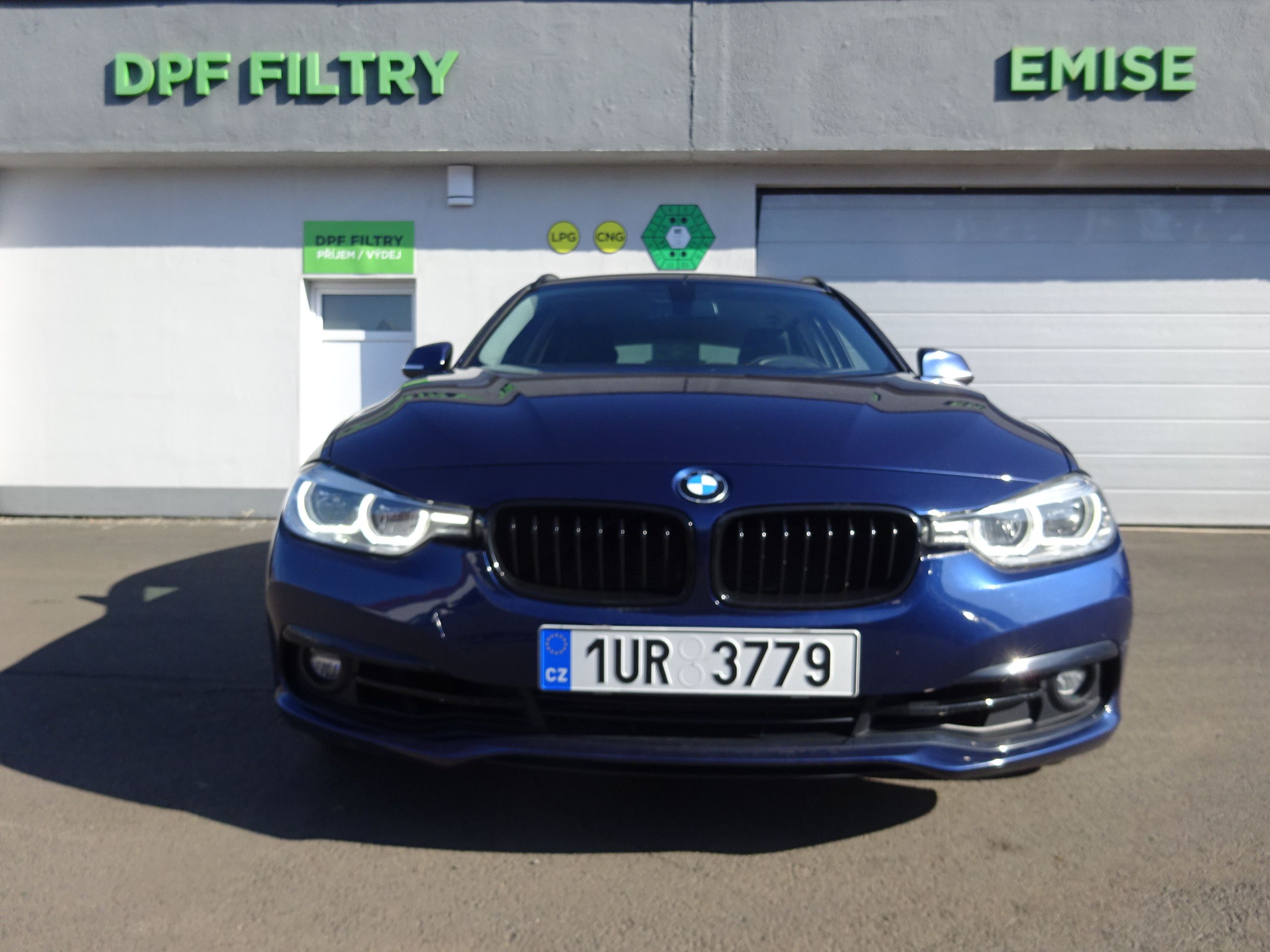 BMW Řada 3, 335 D xDrive - fotka 3