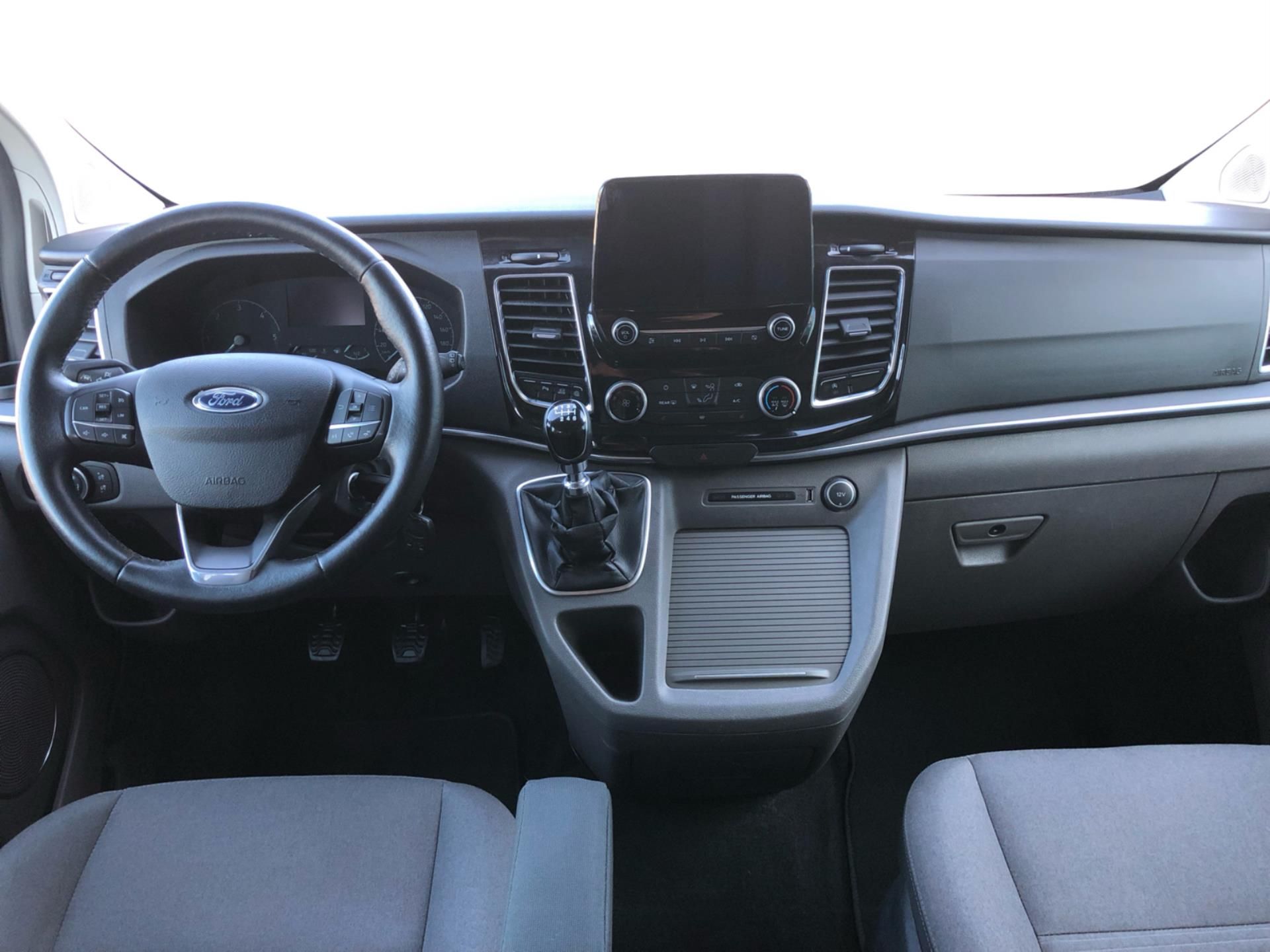 Ford Tourneo Custom, 2.0 TDCi  8 Míst - fotka 5