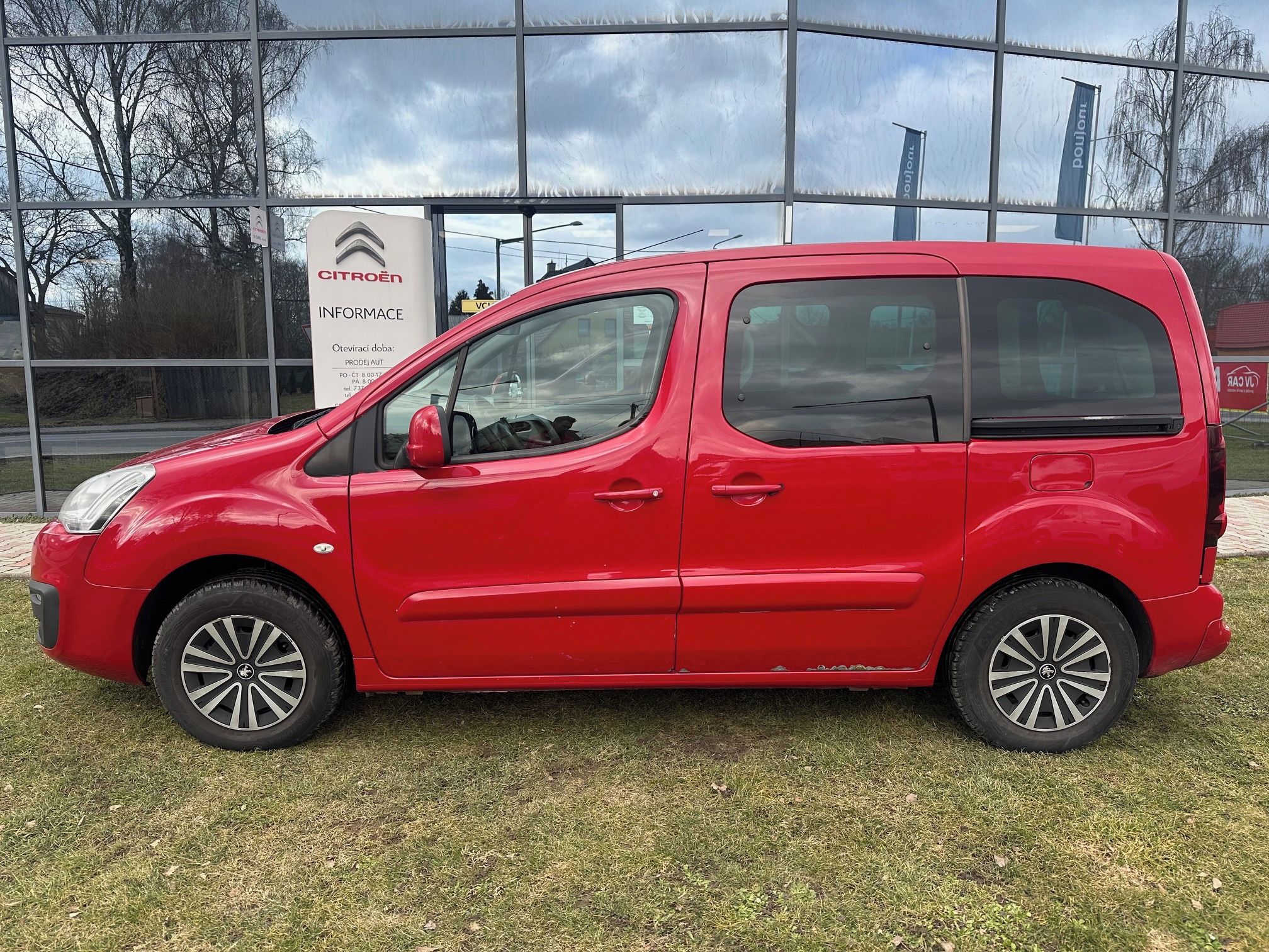 Peugeot Partner, 1.6 HDi, 5 míst - fotka 2