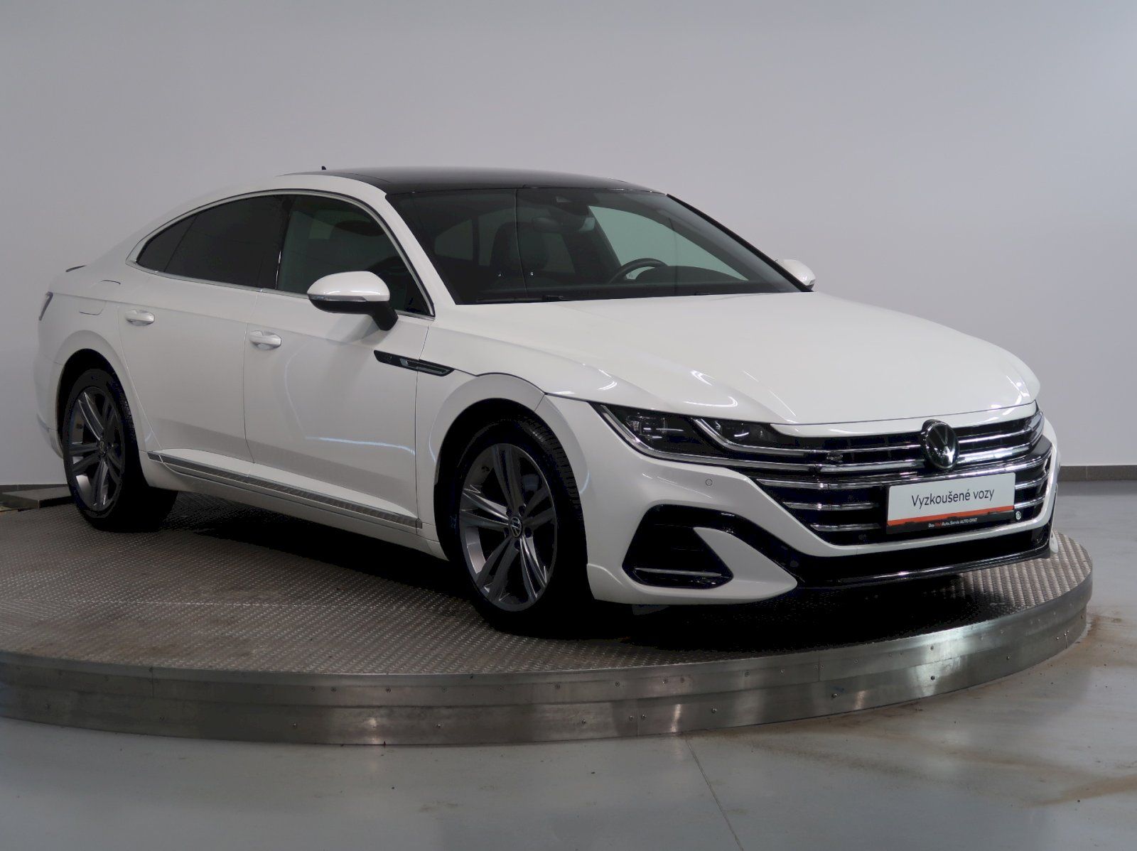 Volkswagen Arteon, R-LINE 2.0TDI 110KW DSG - fotka 6