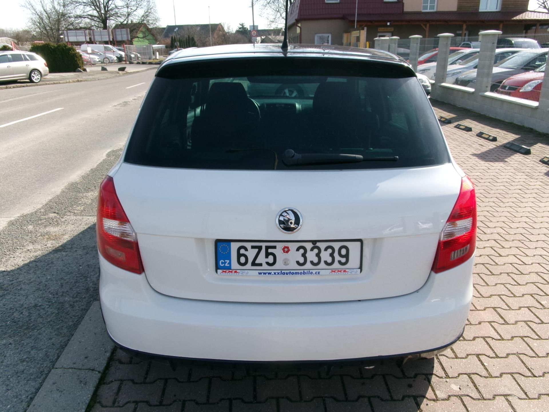 Škoda Fabia, 1,2 TSI KLIMA ALU HF BT - fotka 6