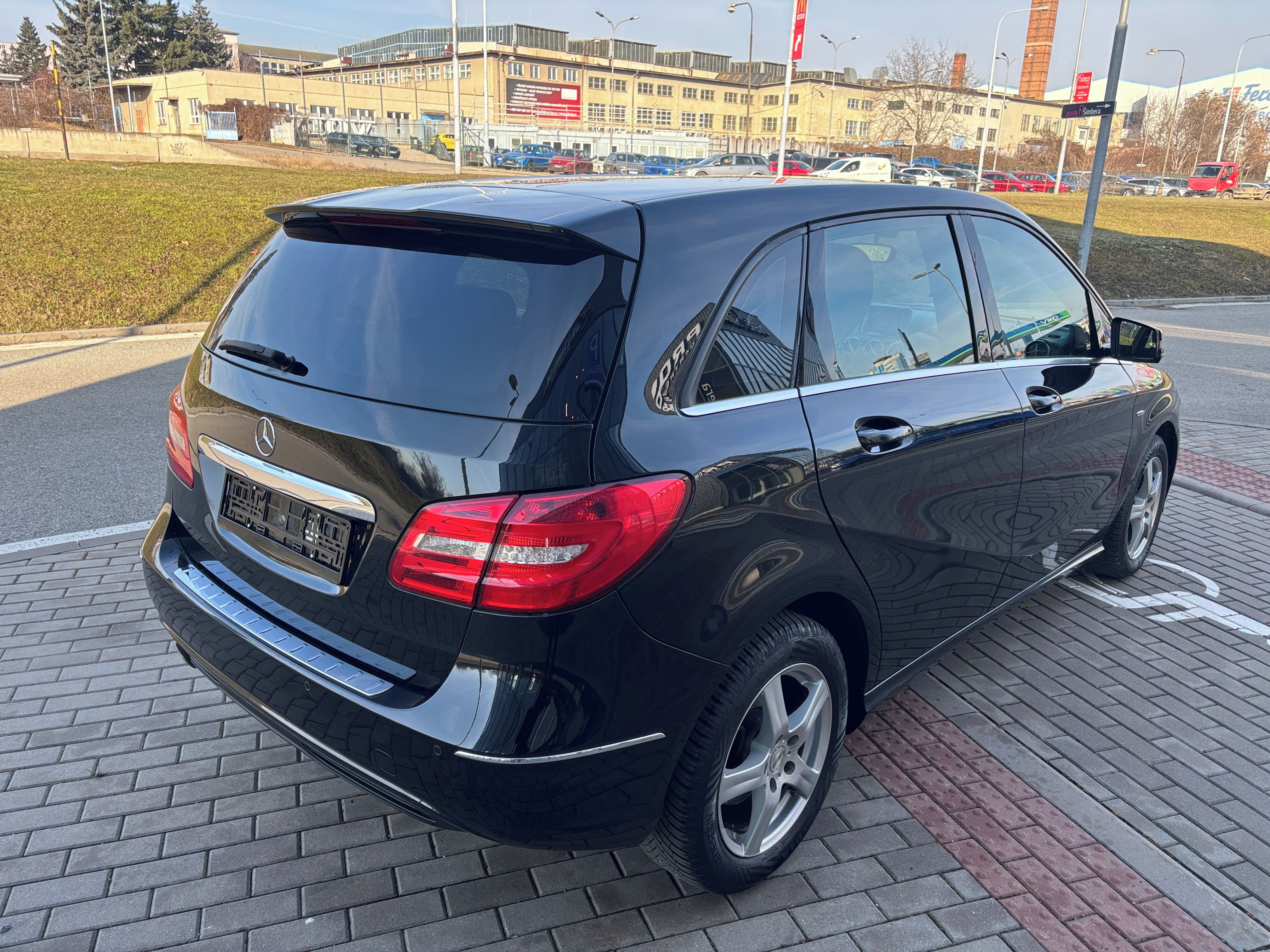 Mercedes-Benz Třídy B, 180 90kw 1Majitel - fotka 5