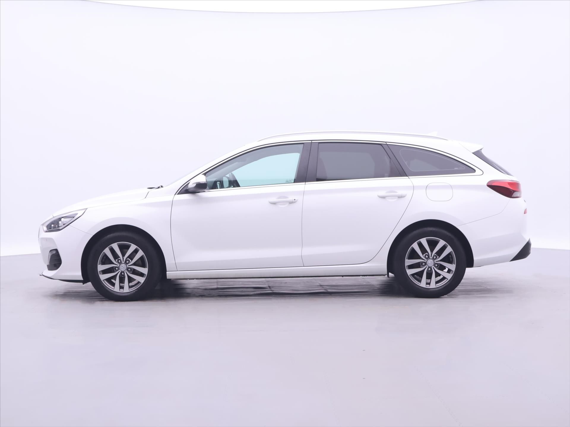 Hyundai i30, 1.6 CRDi Automat CZ Style LED - fotka 4