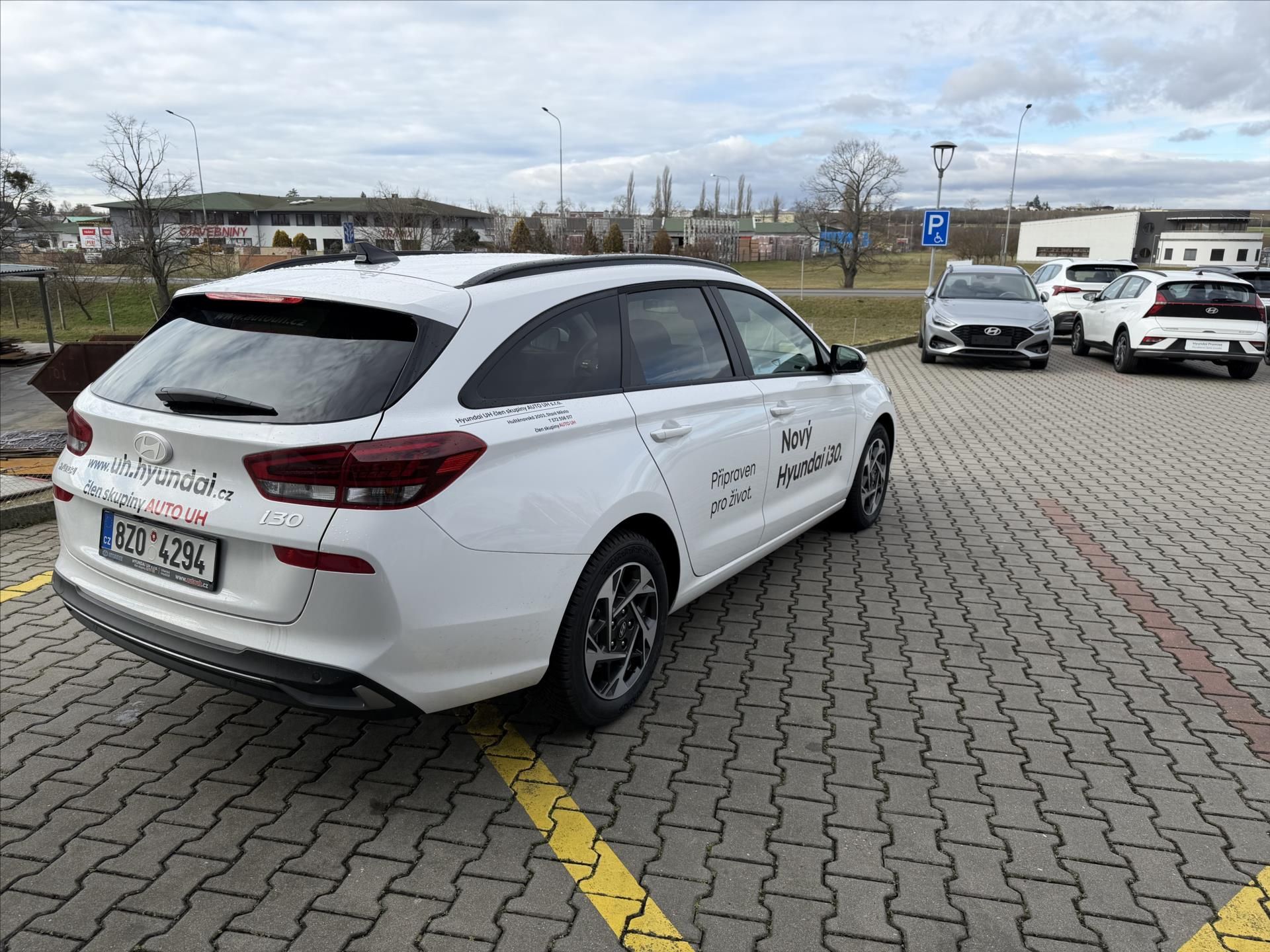 Hyundai i30, 1,6 T-GDI DCT  GO CZECH - fotka 5
