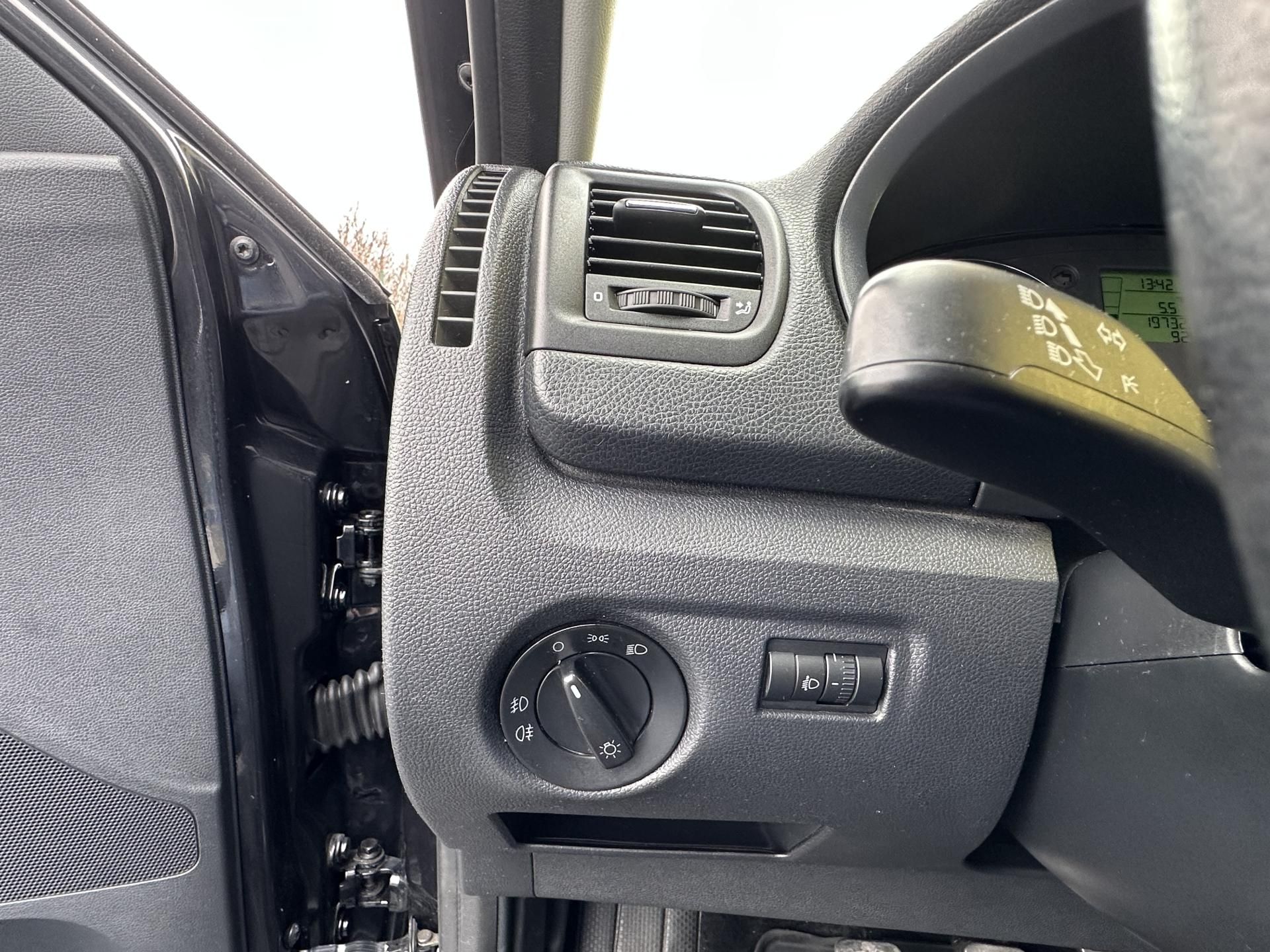 Škoda Roomster, SCOUT 1.2TSI/63kW AC * 2.Maj. - fotka 6