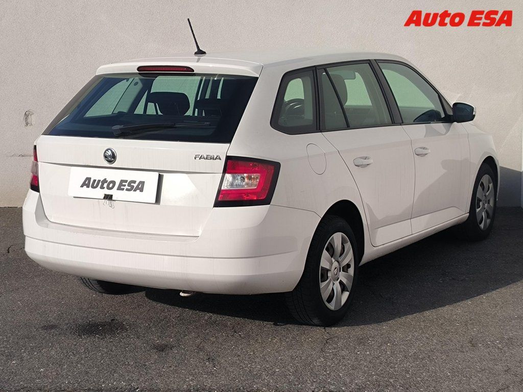 Škoda Fabia, 1.4TDi,ČR,AC,temp - fotka 4