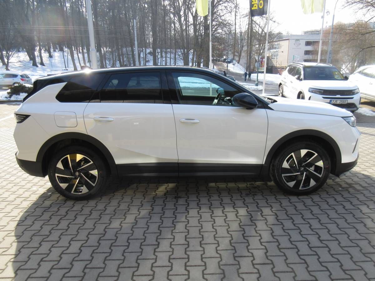 Opel Grandland, GS Hybrid 1.2 TURBO (107kW/145 - fotka 6
