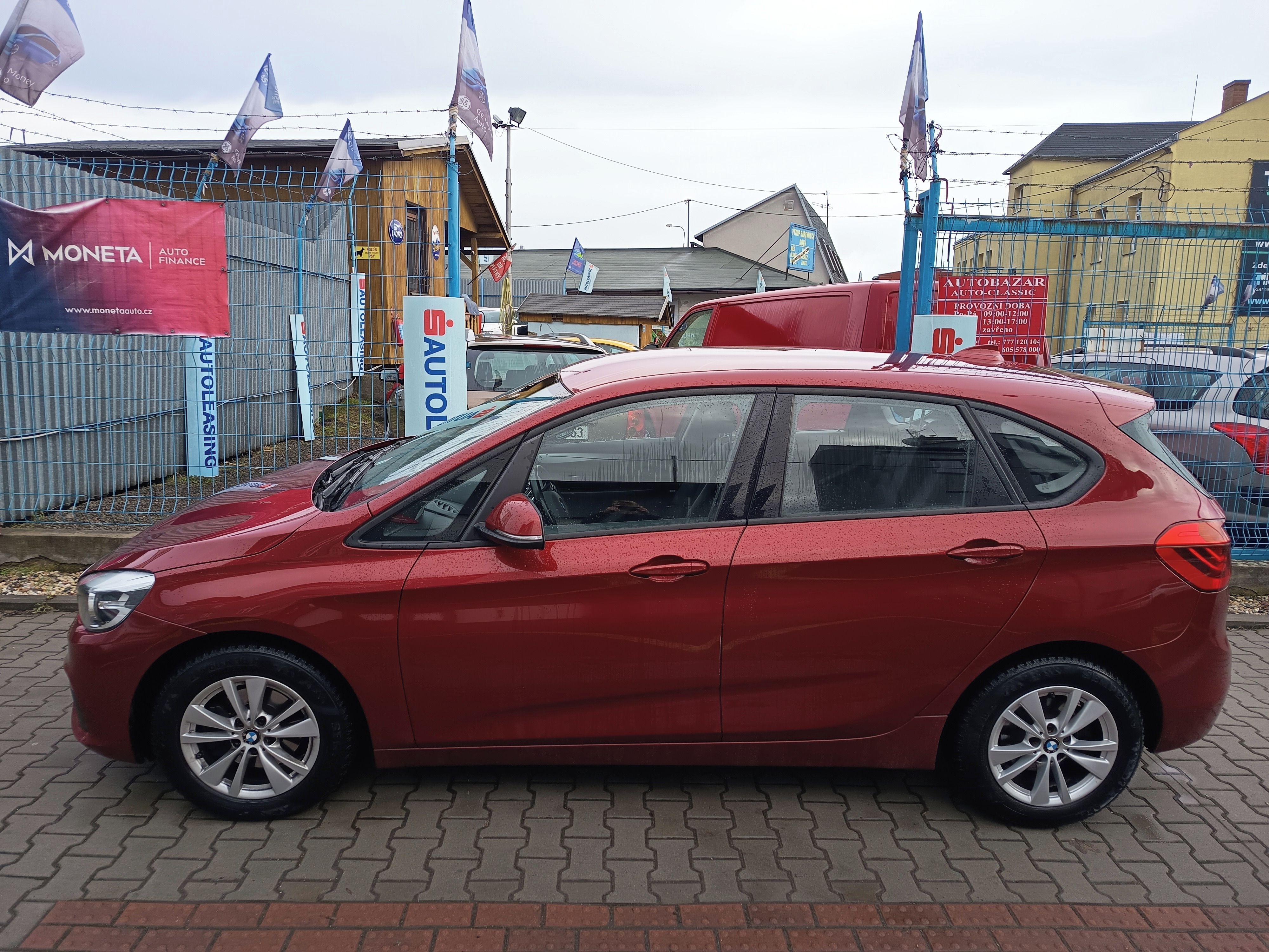 BMW Řada 2, 218i Active Touter ČR 78tkm - fotka 2